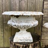 Pair of Médicis planters in cast iron