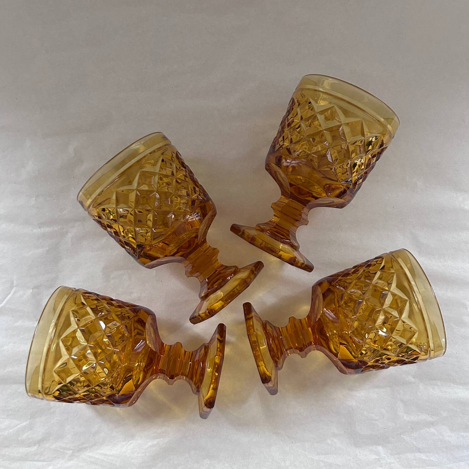 Set of 4 amber diamond glasses