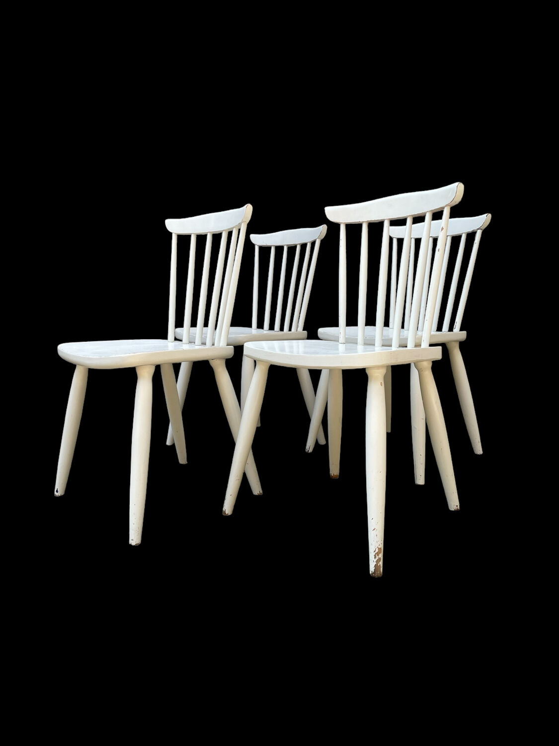 Series of 4 vintage solid wood chairs Scandinavian style