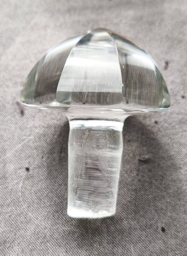 Flacon modèle Fontainebleau de Baccarat