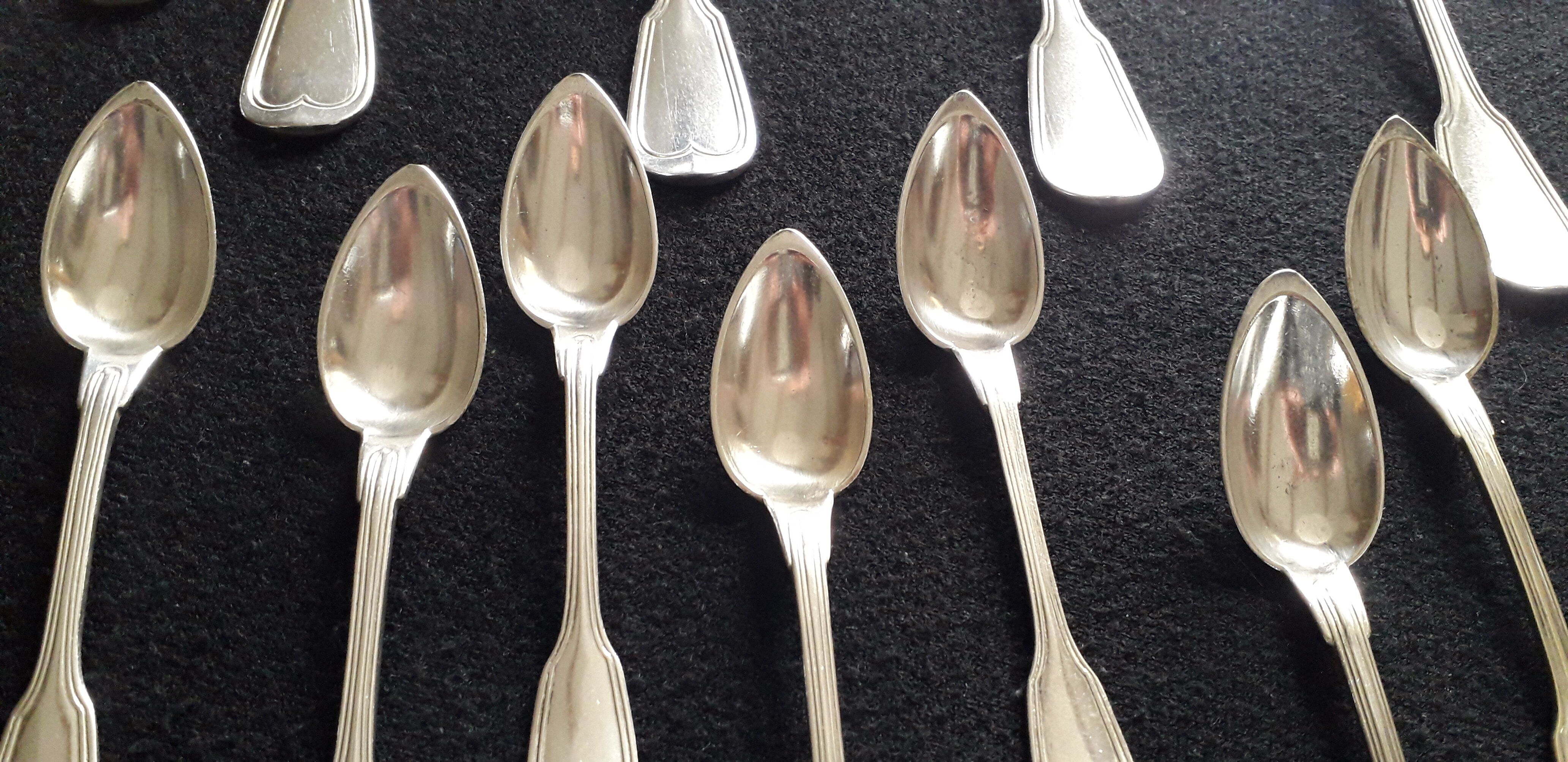 Lot 19 covered in Christofle Silver Metal