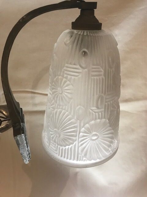 Art Deco wall sconce