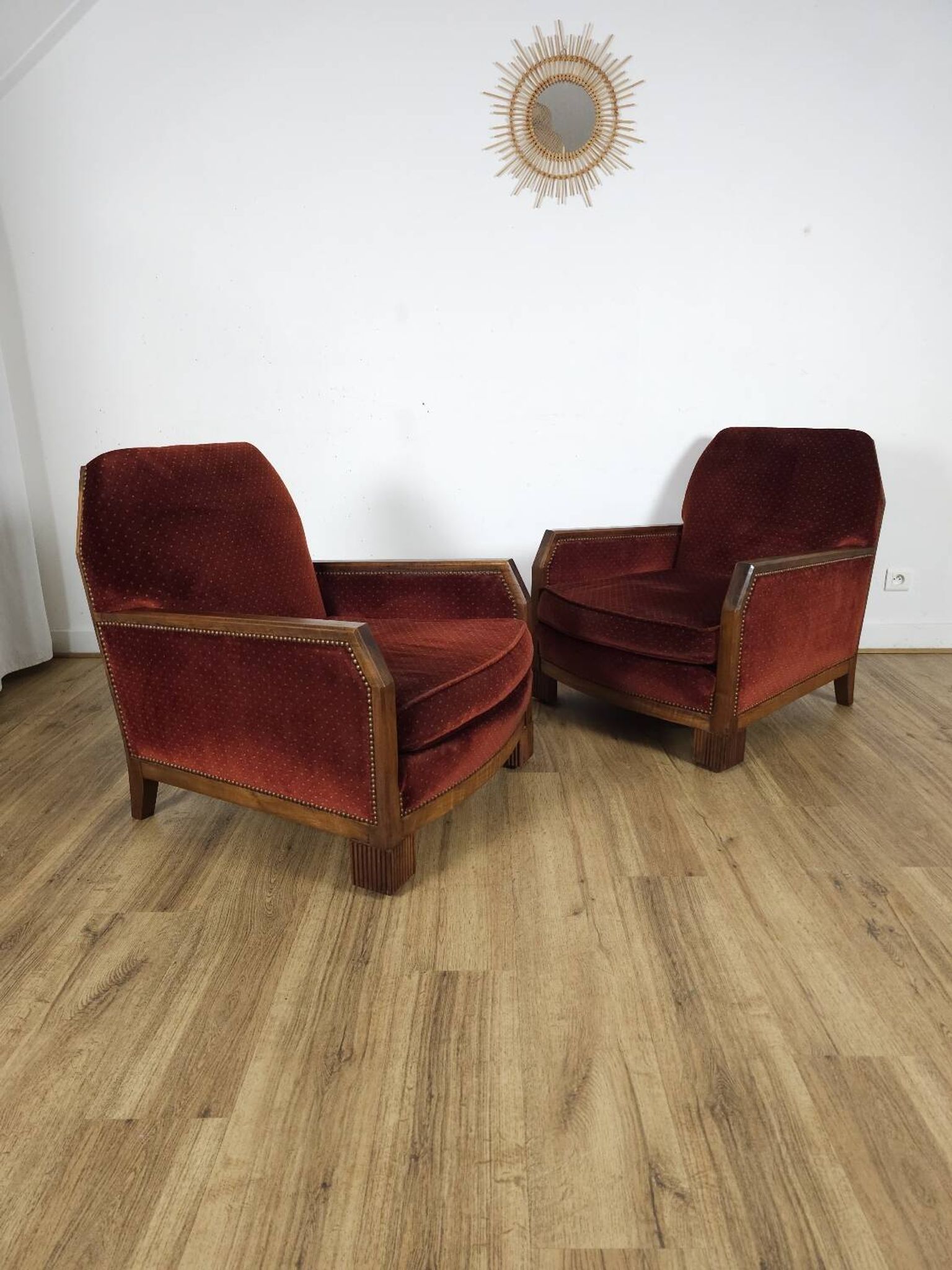 Paire de Fauteuils Art-Déco, Bois Massif et velours rouge