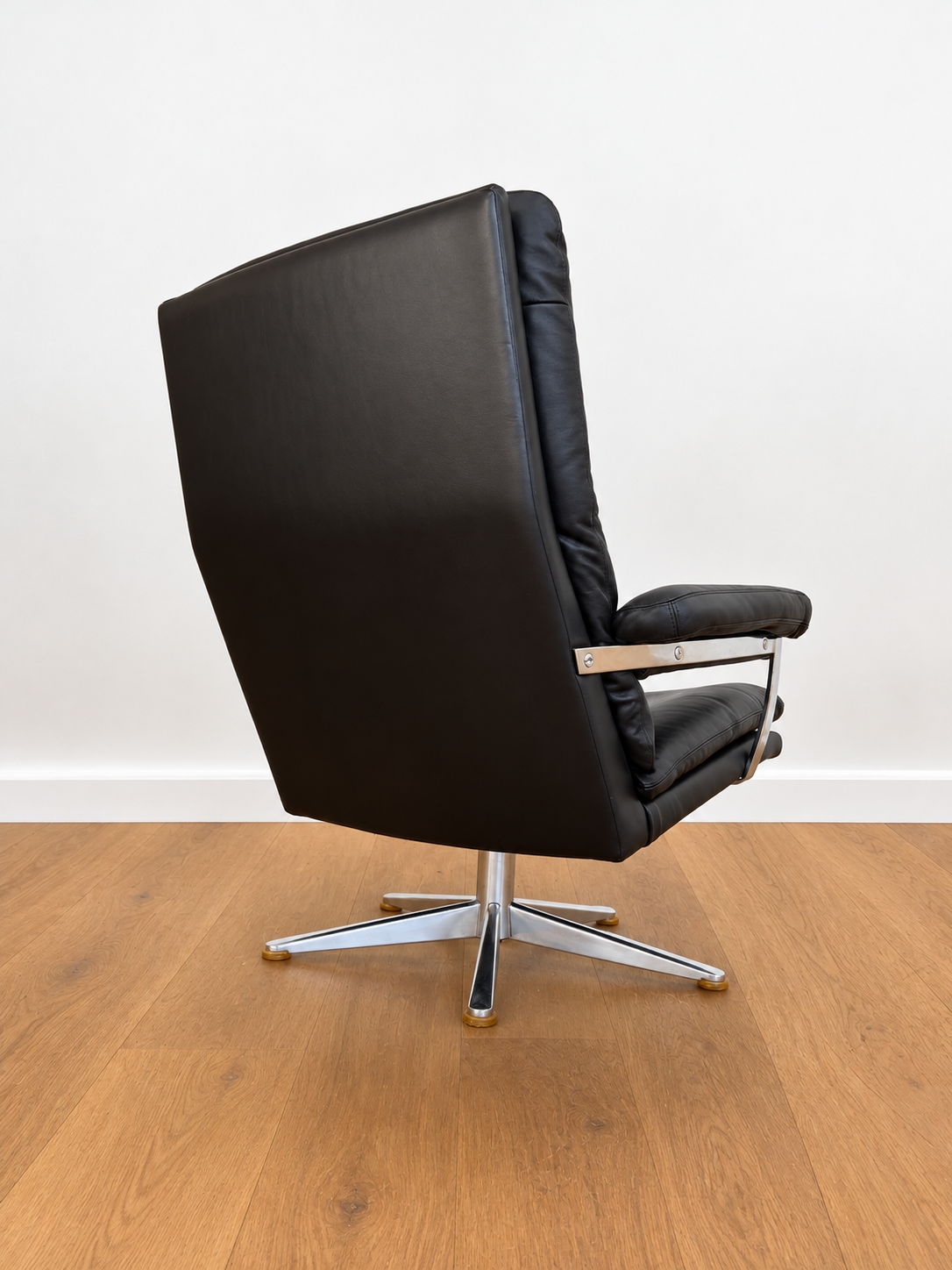 Vintage Danish mid-century Werner Langenfeld leather lounge chair 1970s