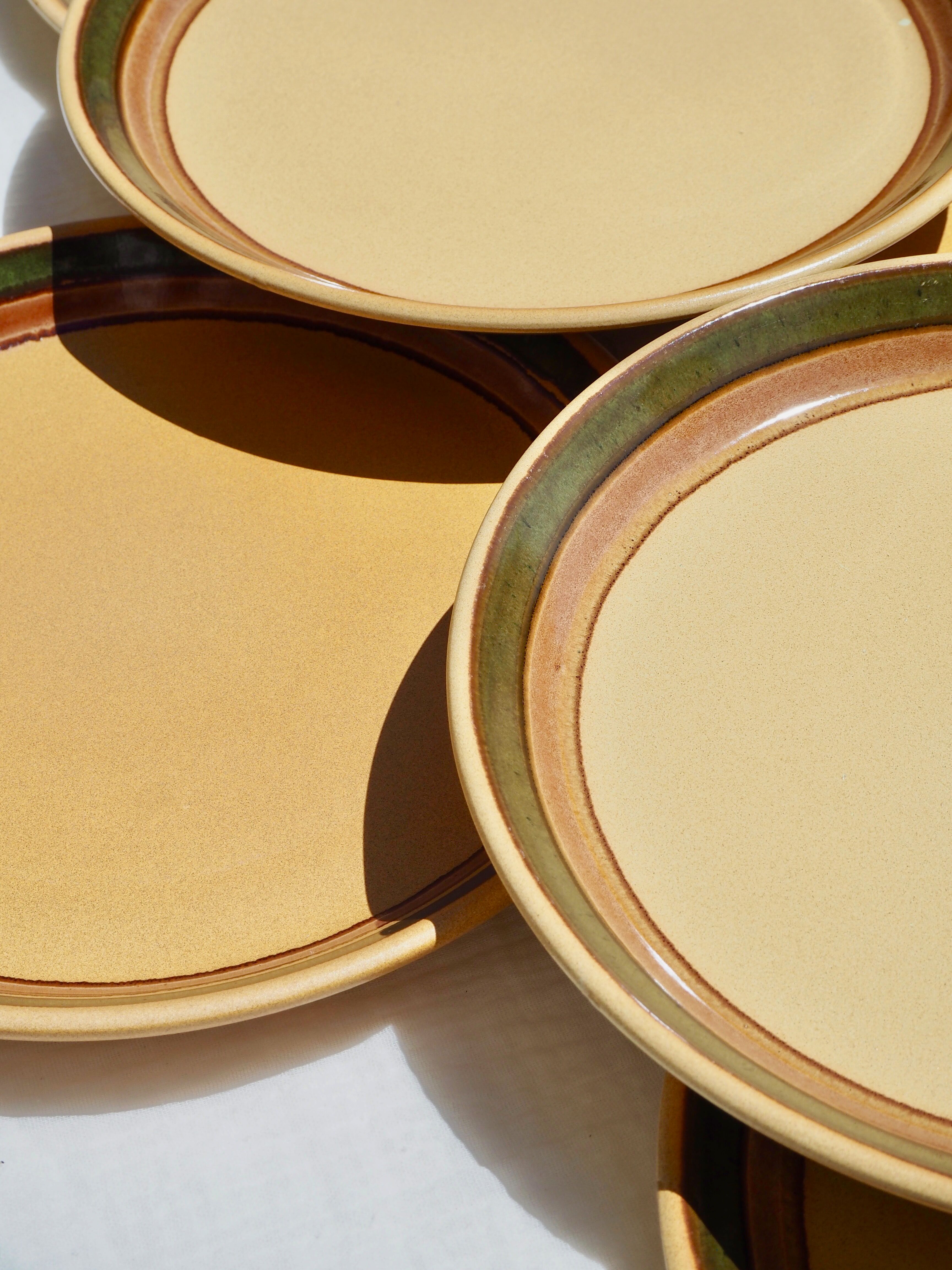 Set of 6 flat plates