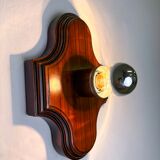 Paire de appliques murales géométriques Art Déco, en bois brun sculpté, France, années 1960.