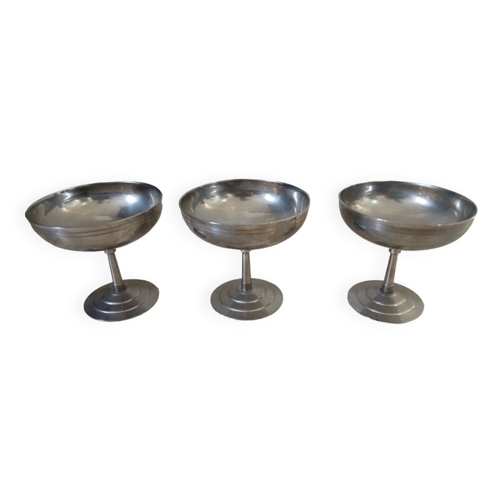 Set of 3 stainless steel cups