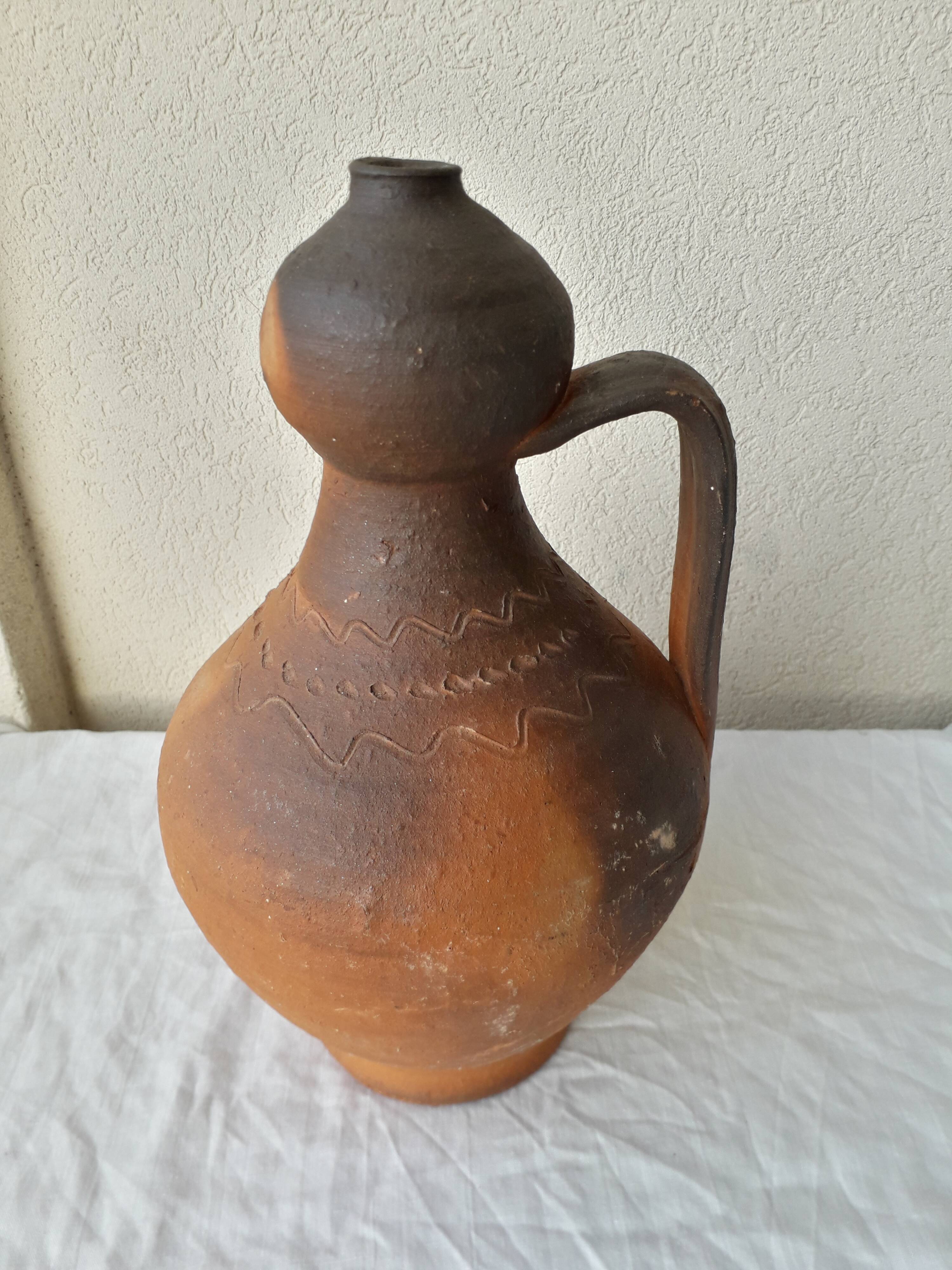 Poterie, vase en terre cuite
