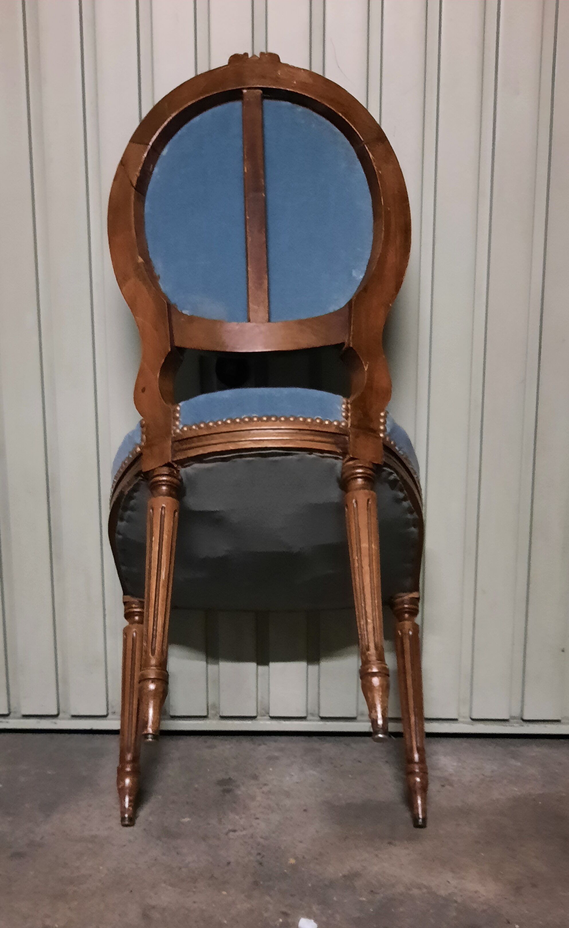 Chaise medaillon de style Louis XVI