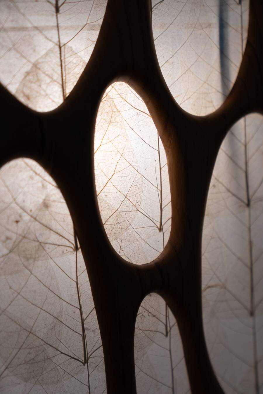 Wall light in cherry wood and rice paper, prod. Steelline 1980