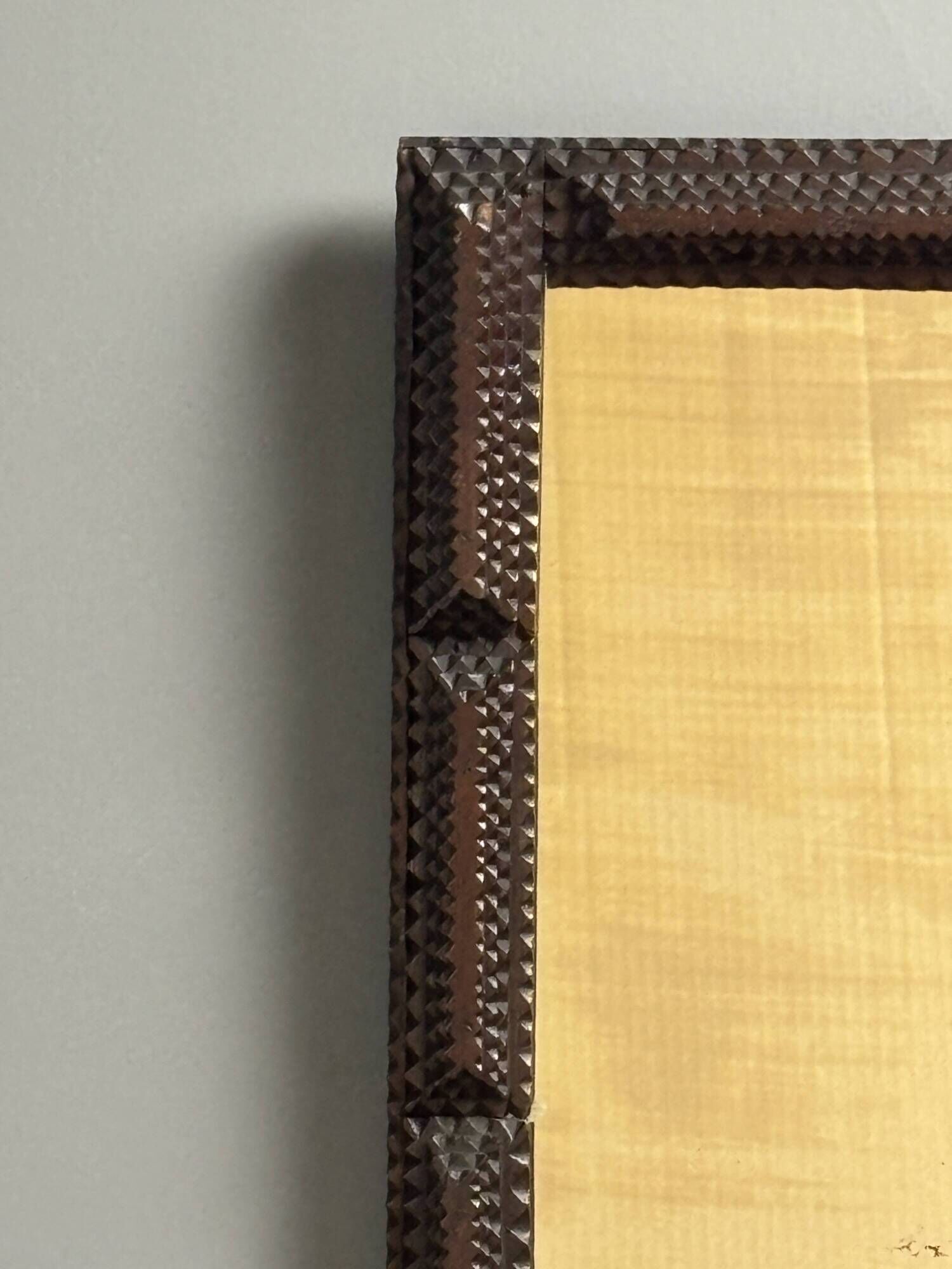 Miroir ancien en art populaire tramp, Belgique vers 1900.