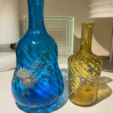 2 bouteilles en verre tourné peint et émaillé Napoleon III 3