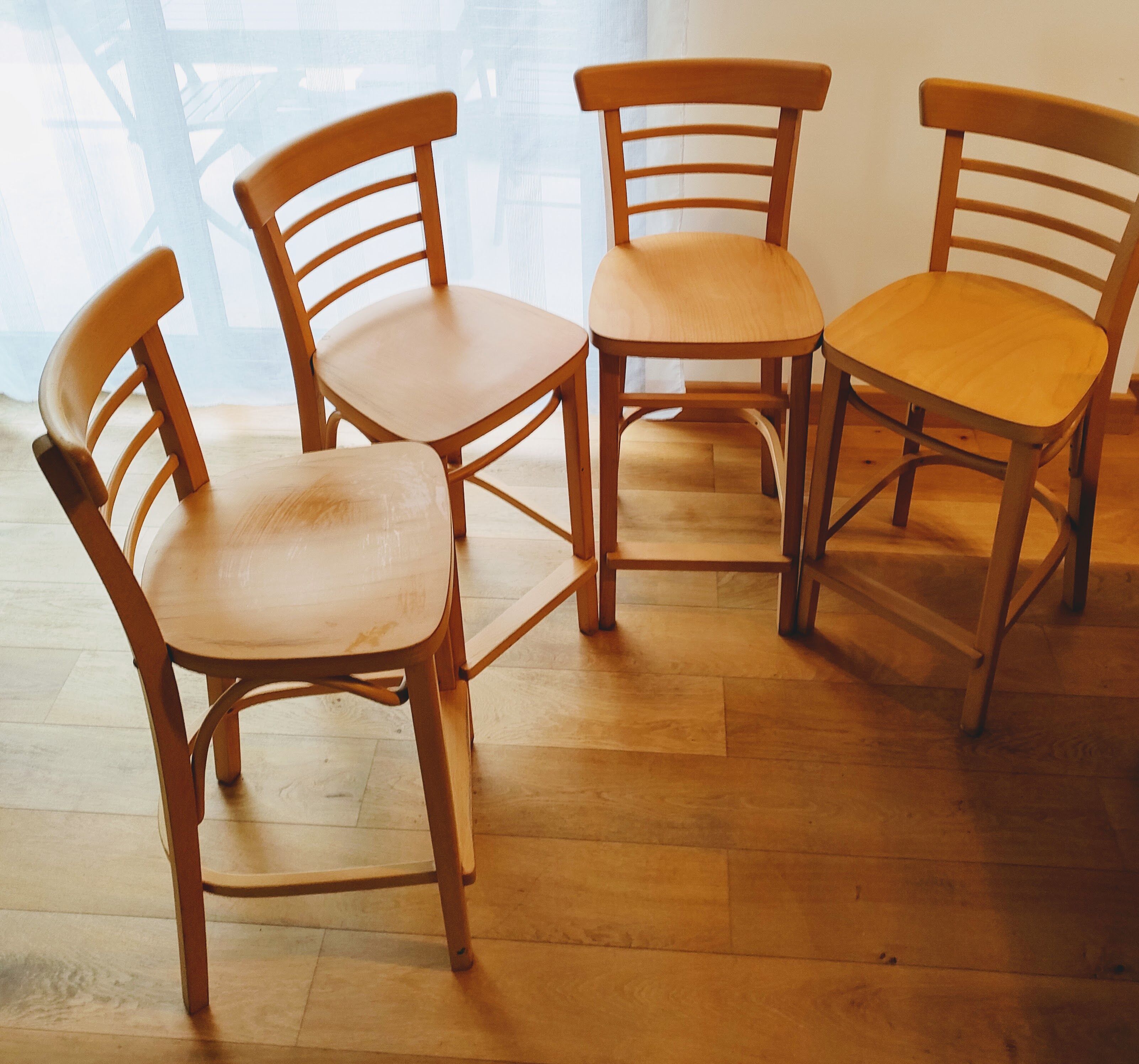 Lot 4 wooden bistro style high chairs