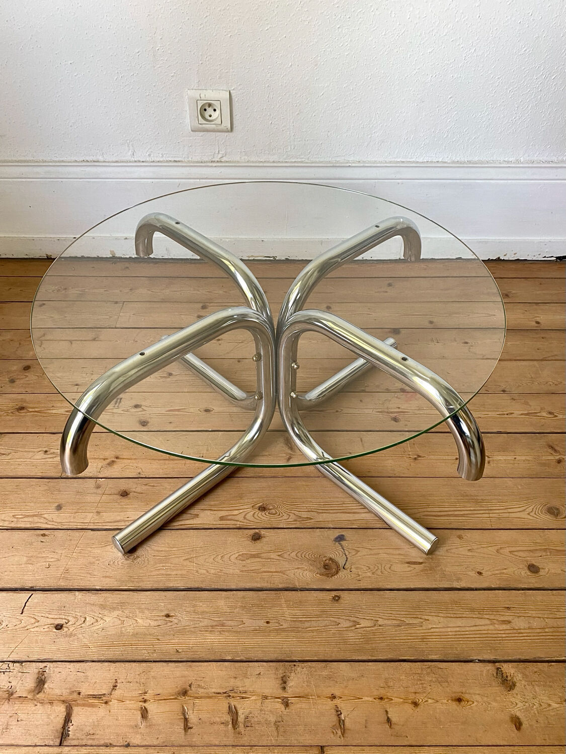 Vintage round tubular coffee table 1970