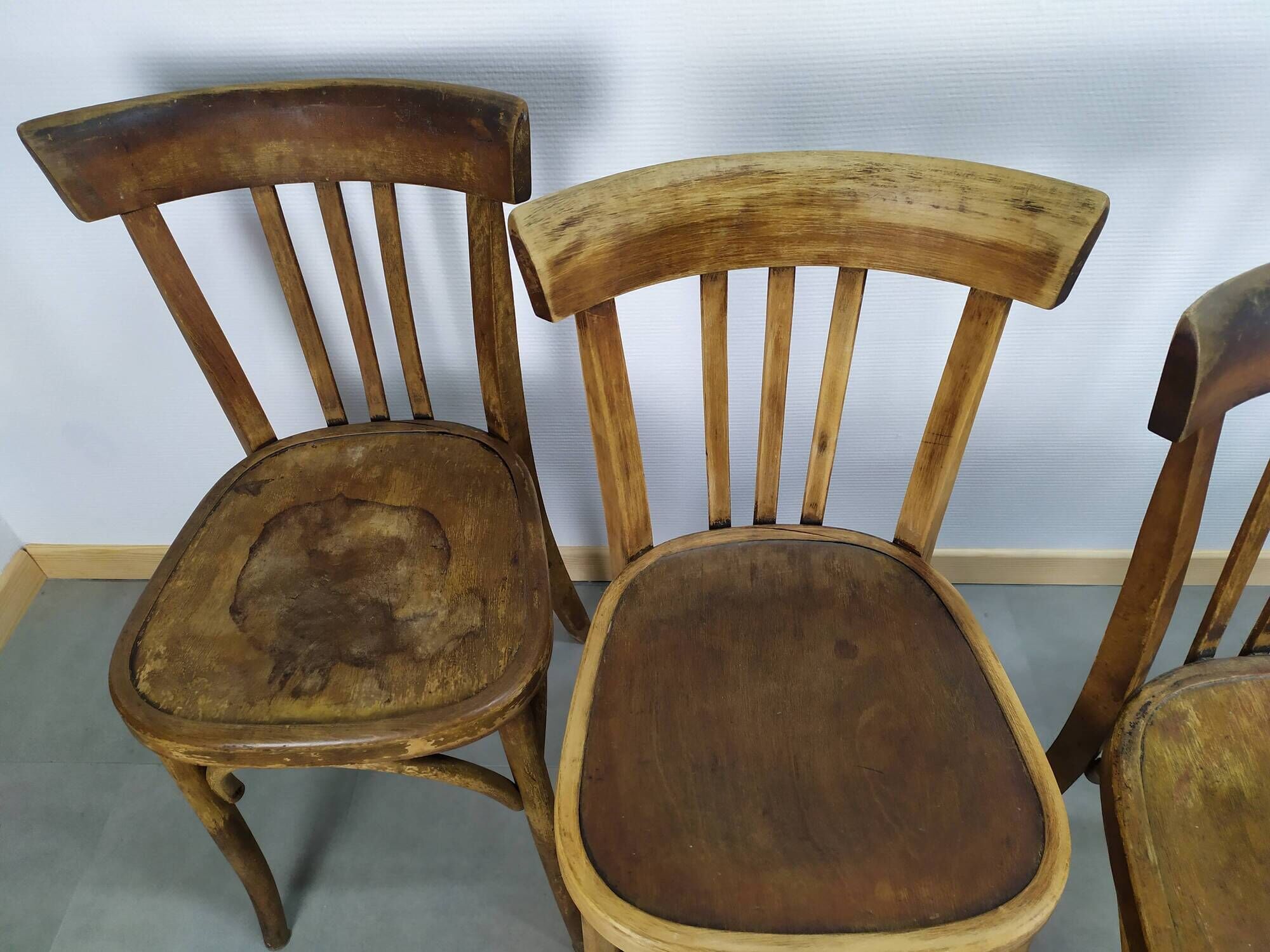 Suite of 6 wooden barhel barel bistro chair