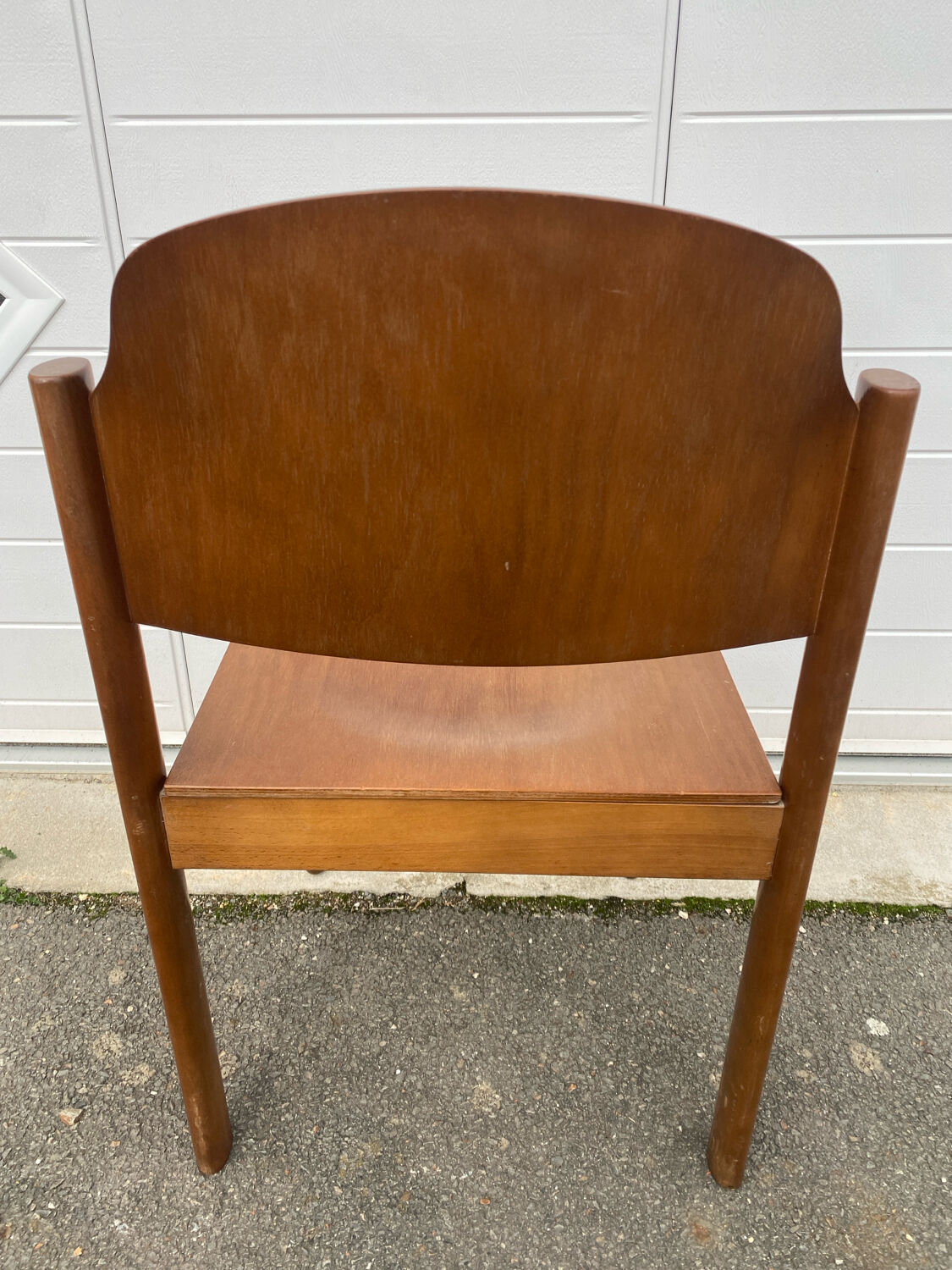 Série de 11 chaises brutaliste Allemagne empilable