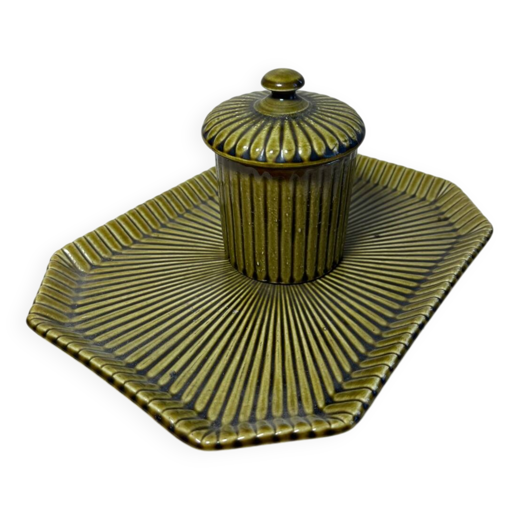 Ceramic tableware