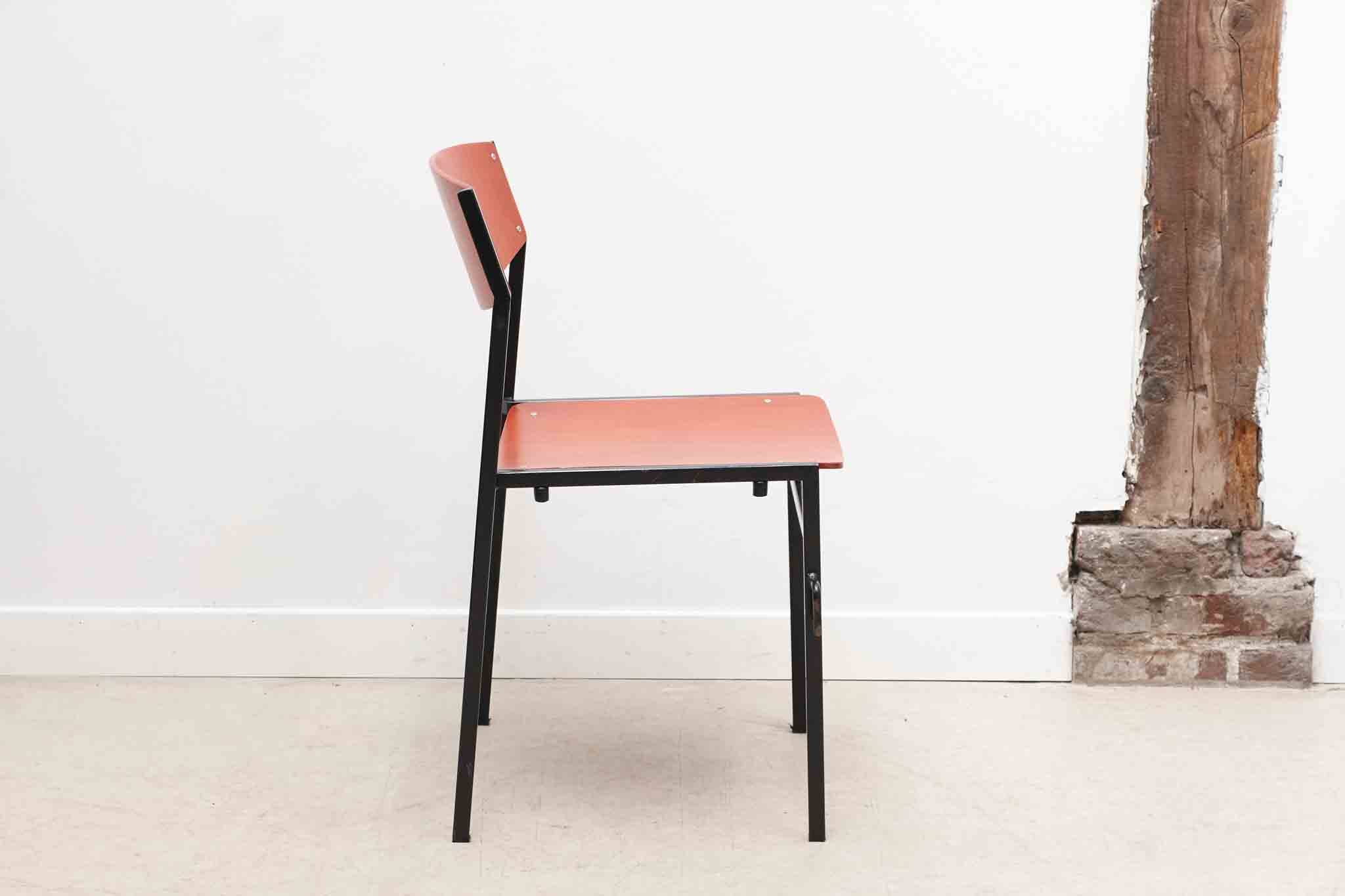 Gijs van der Sluis chairs red