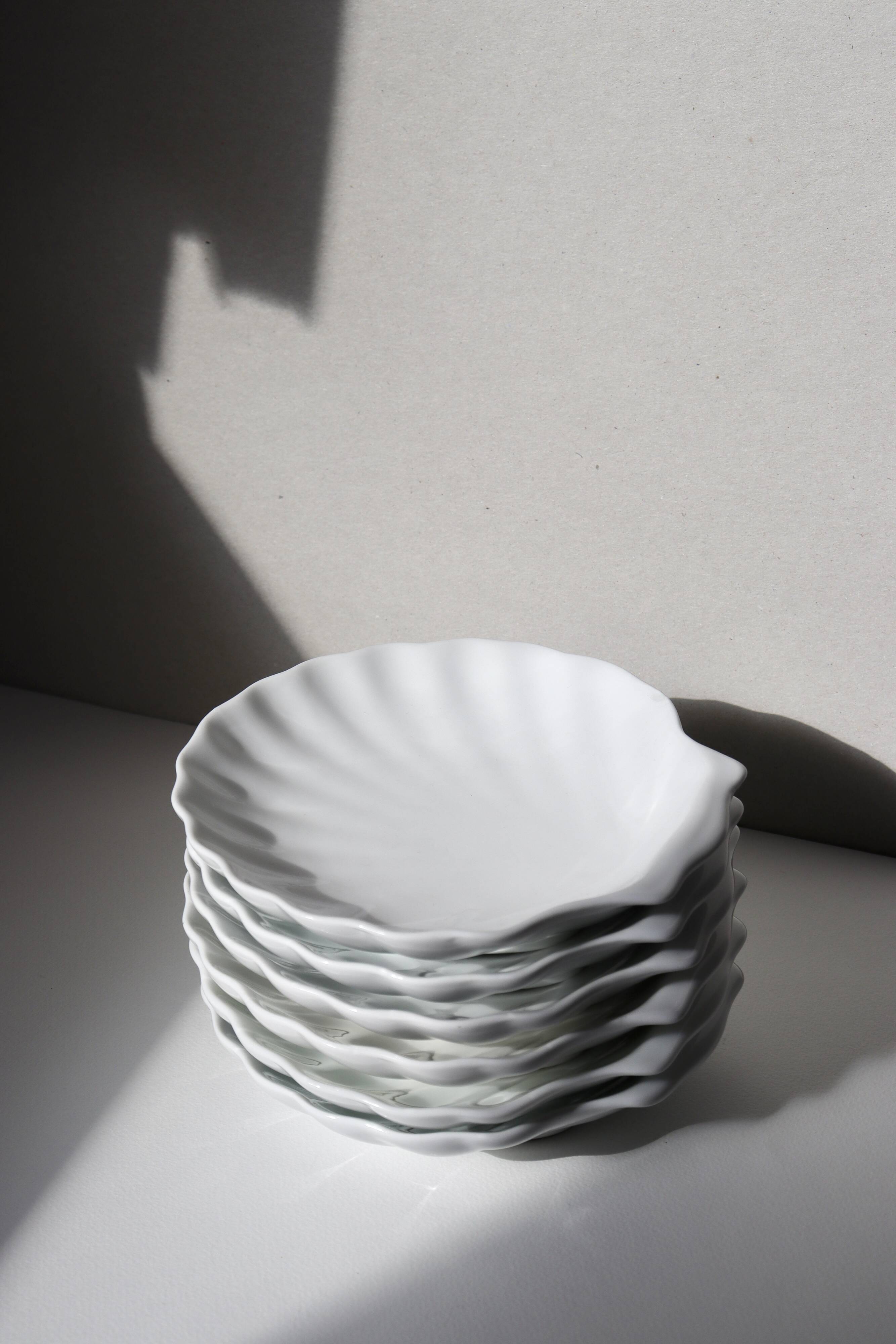 White shell cup