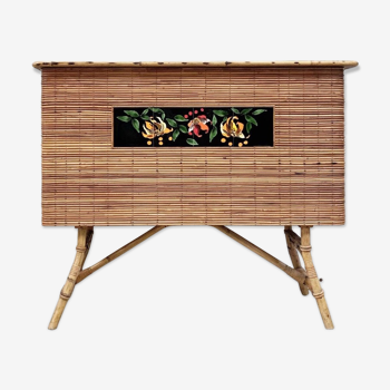 Rattan bar