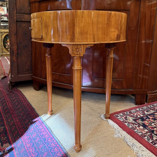 Table d'appoint tambour ancienne française en merisier, style Louis XVI, vers 1780.