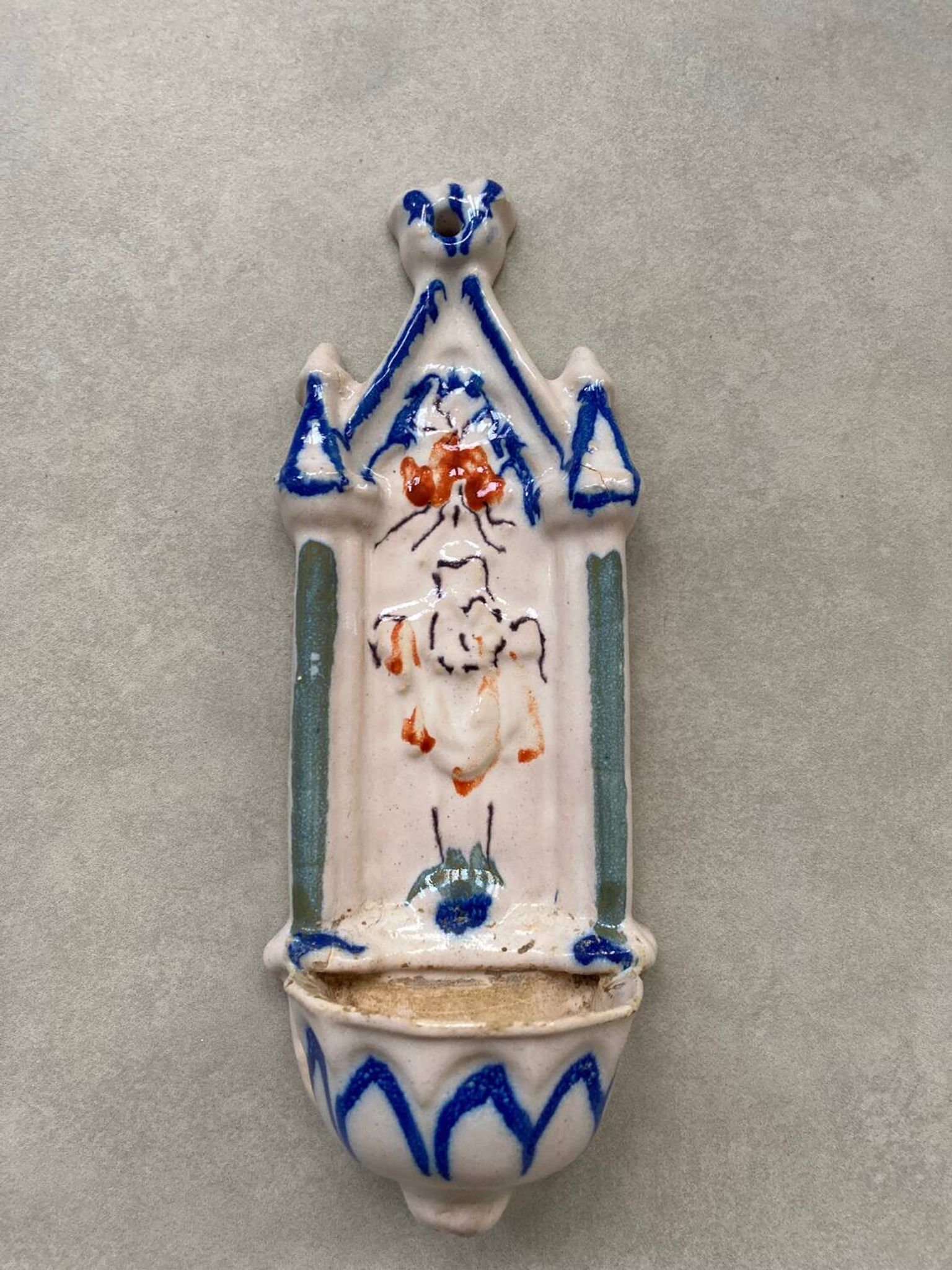 Benitier polychrome Martres Tolosanes, XIXeme