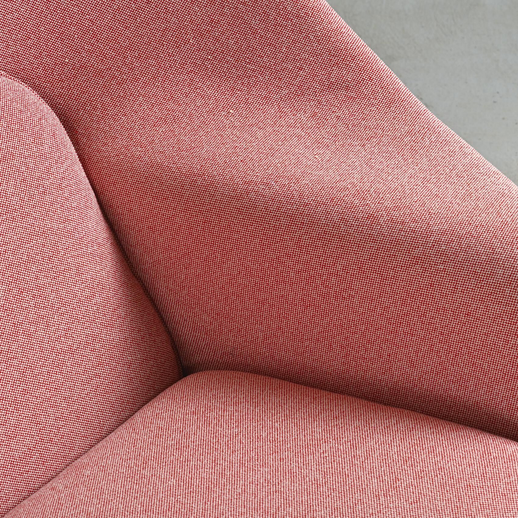Womb Chair 1st edition by Eero Saarinen, Knoll circa 1948.