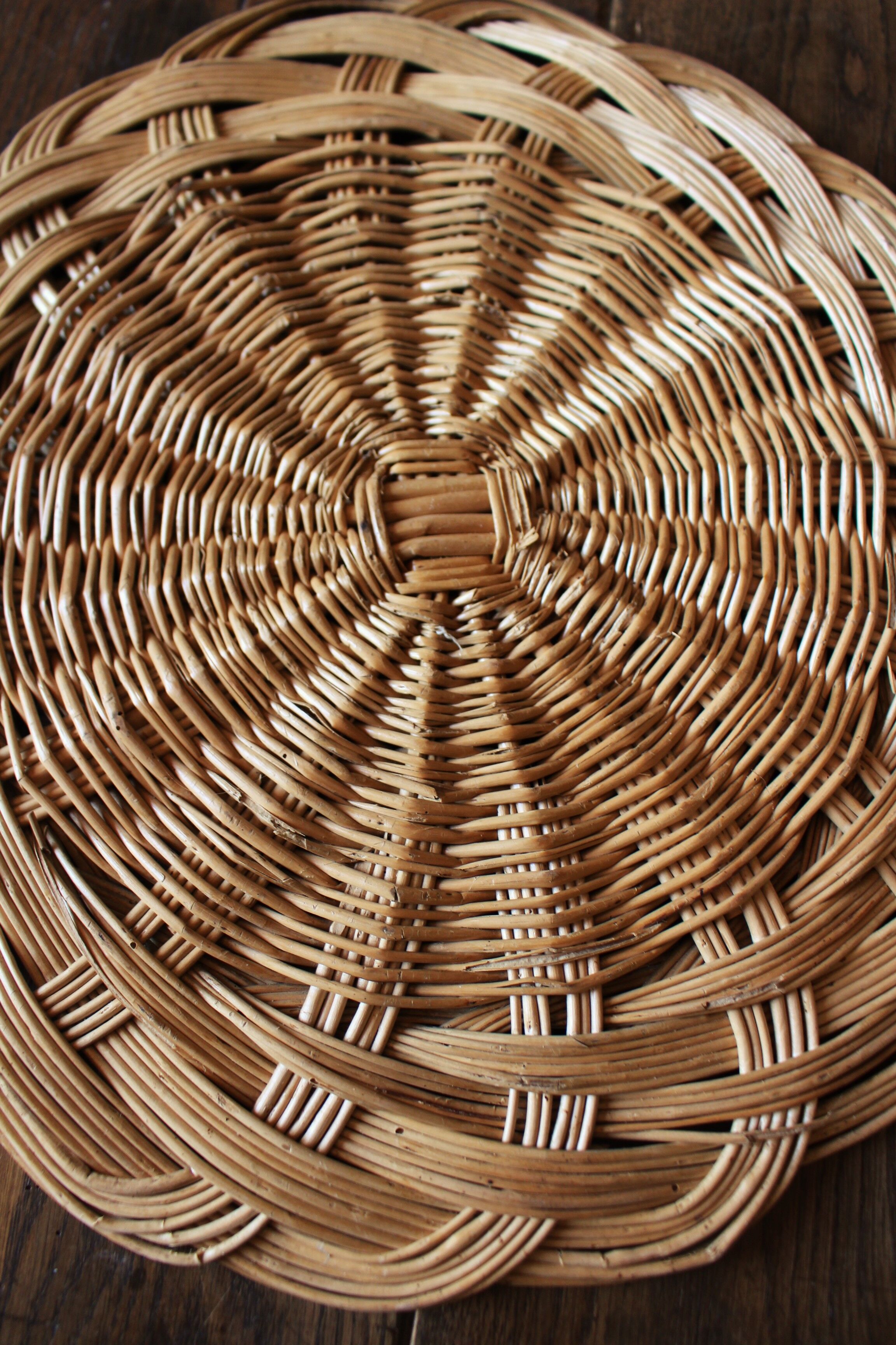 Round top wicker centerpiece vintage basketry to put on or on the wall