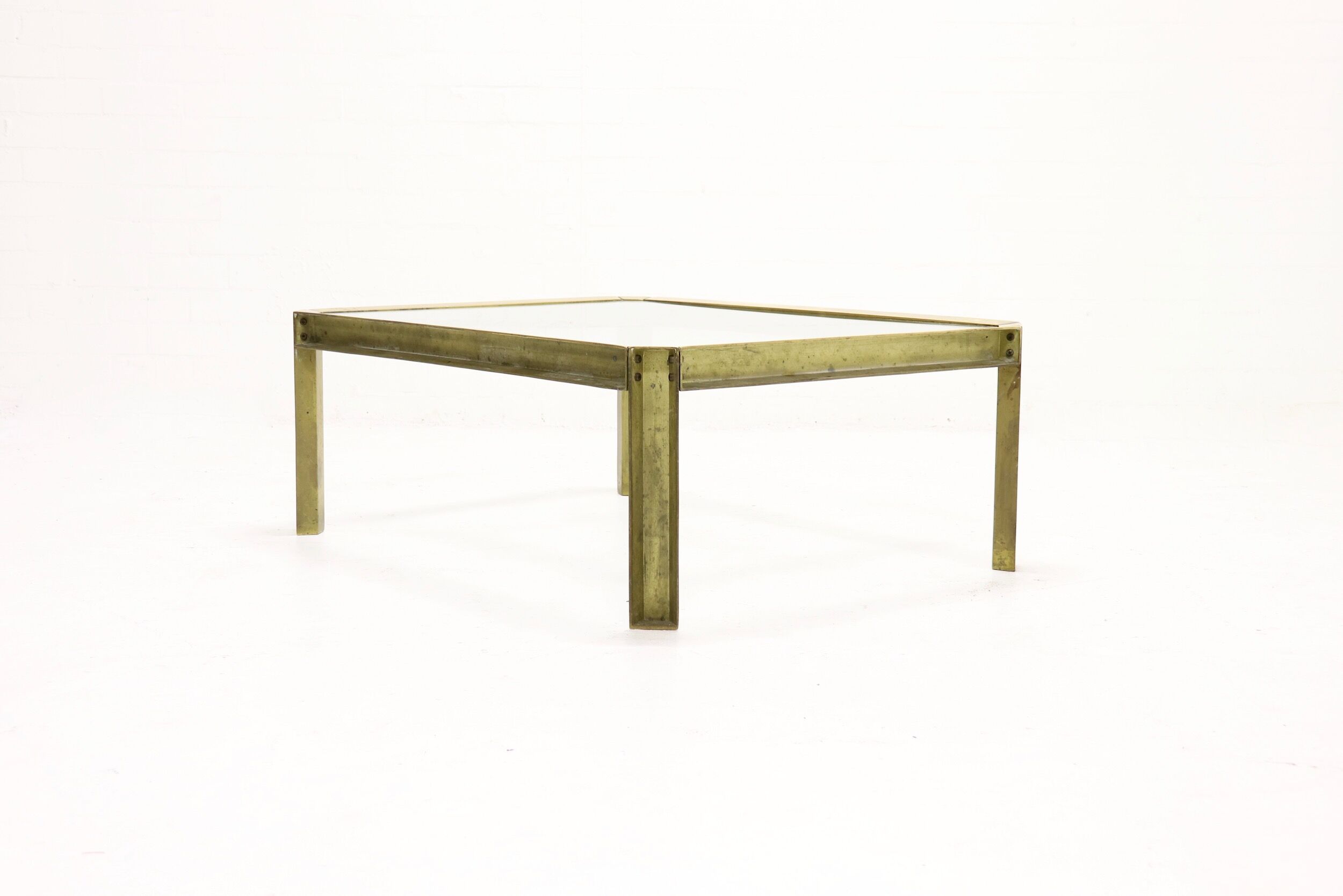 T09 coffee table by Peter Ghyczy 1970