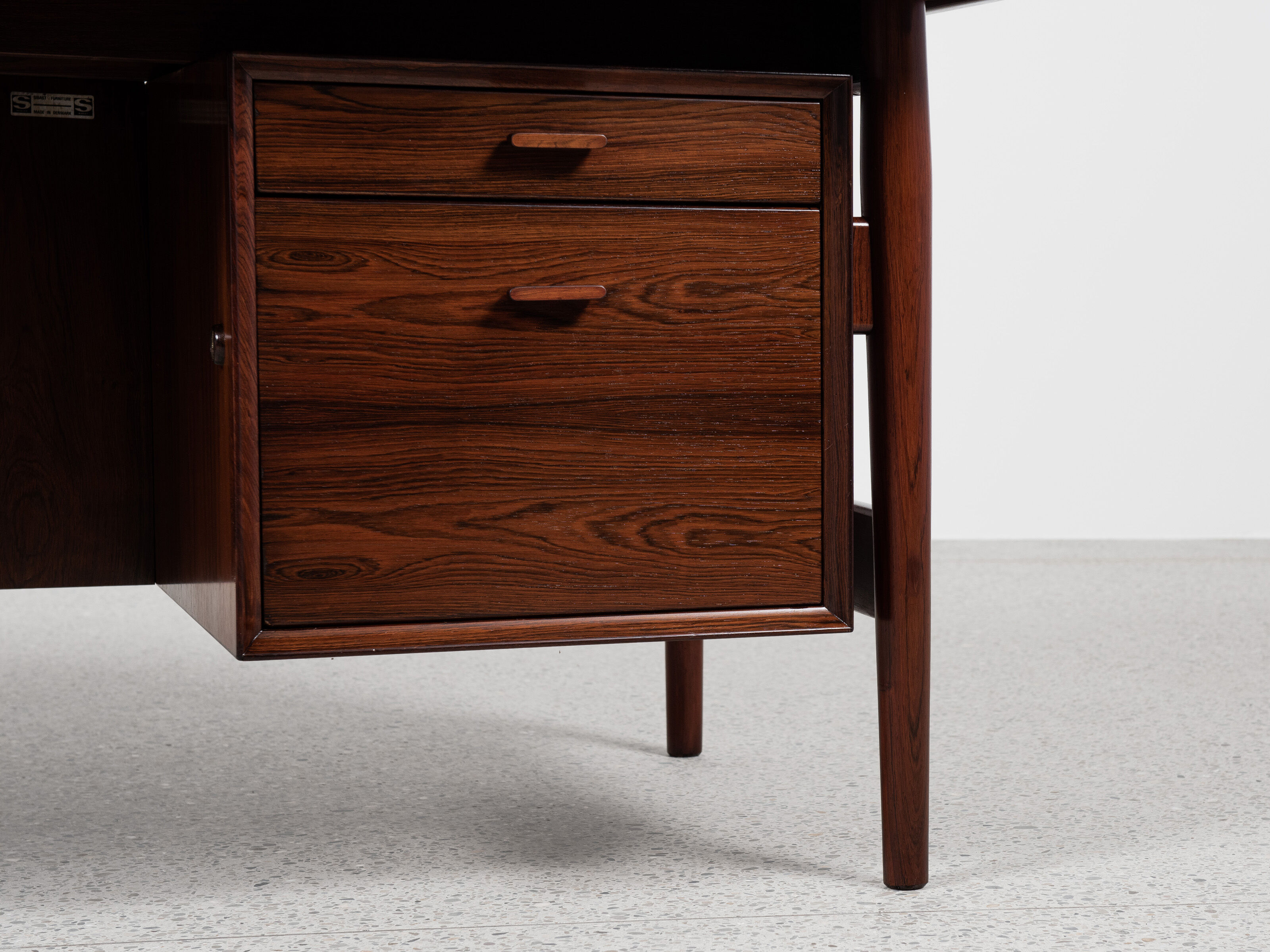 Midcentury Danish desk in rosewood by Arne Vodder for Sibast 1960s