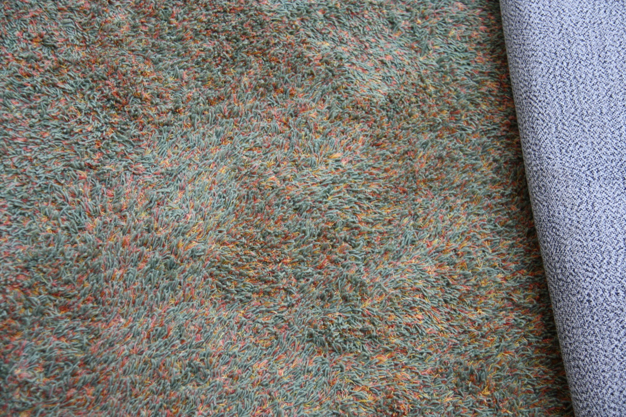Handtufted carpet in wool & linen - Kerstine Kjaerholm - Denmark - 300x290cm