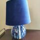 Lampe boule vintage céramique bleue signée