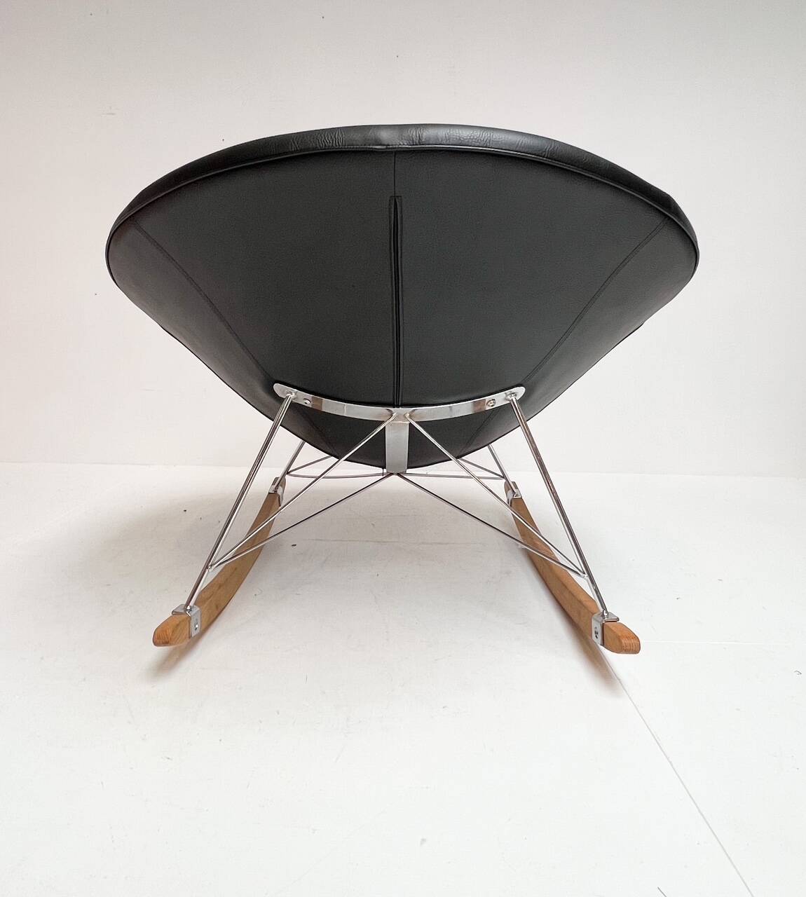 Donut design rocking chair, after 2000