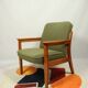 Fauteuil vintage vert en tissu bouclé Scania Design Chaise longue en bois