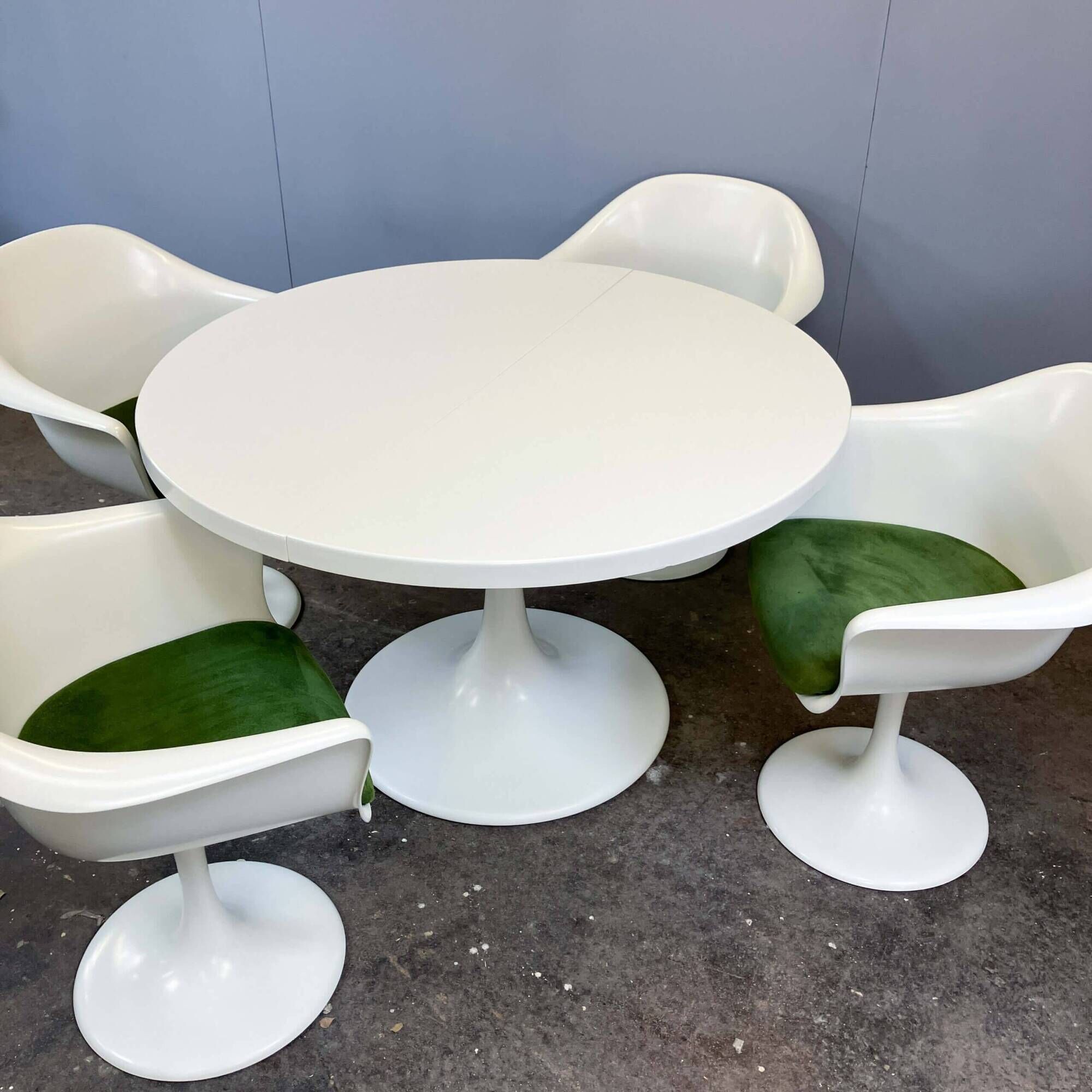 Space-age design icons: ‘Set-Line’ dining set by K. Schäfer for Lübke, 1960s