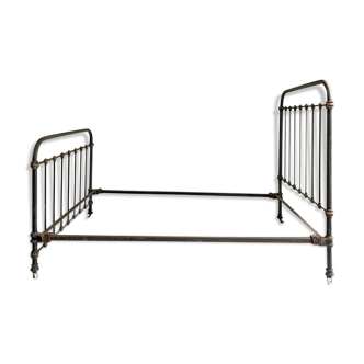 Napoleon III iron bed