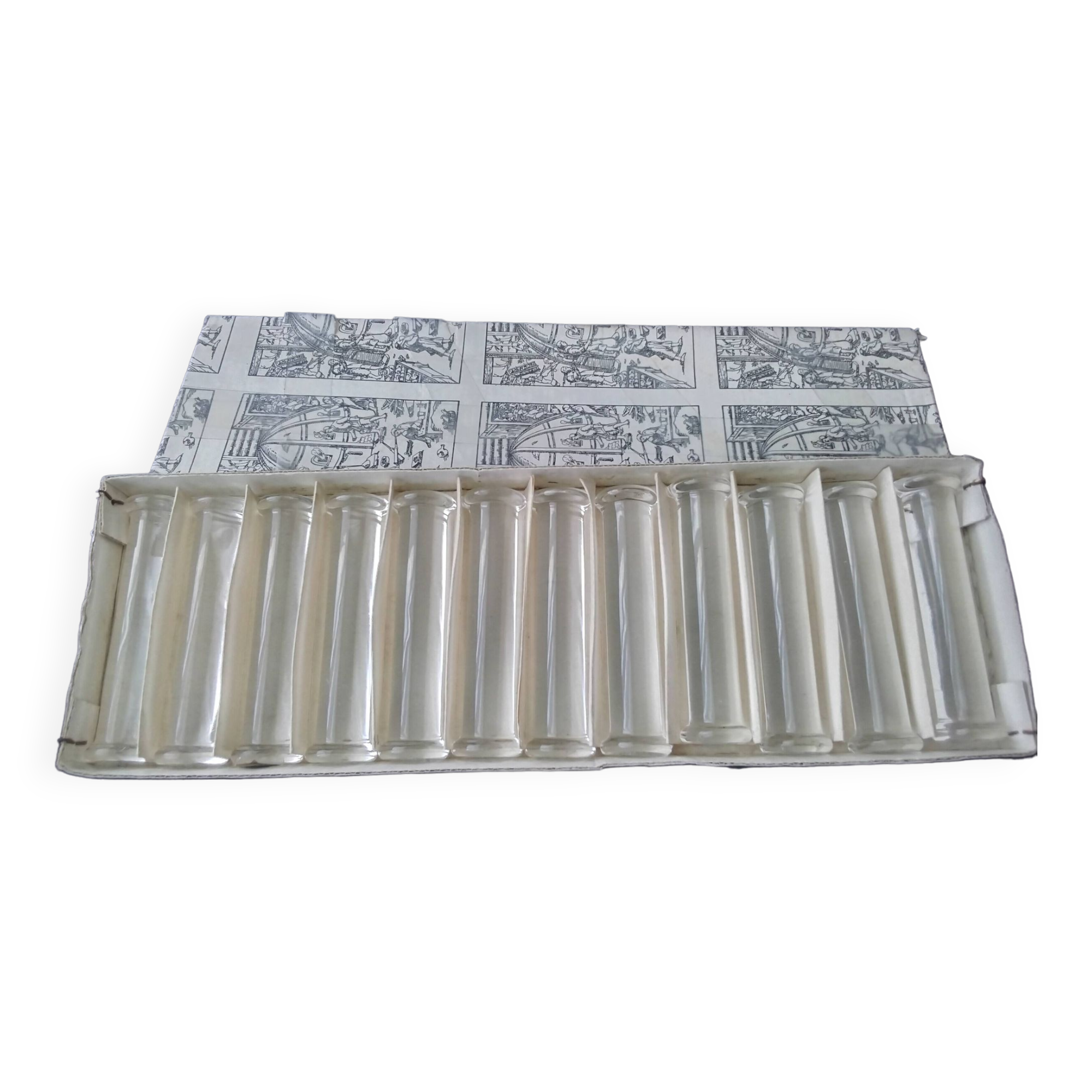Coffret de 12 porte couteaux en cristal de Hongrie