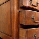 18th Century French Crossbow Front Chest of drawers in Walnutt