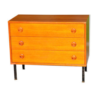 Scandinavian-type chest of drawers