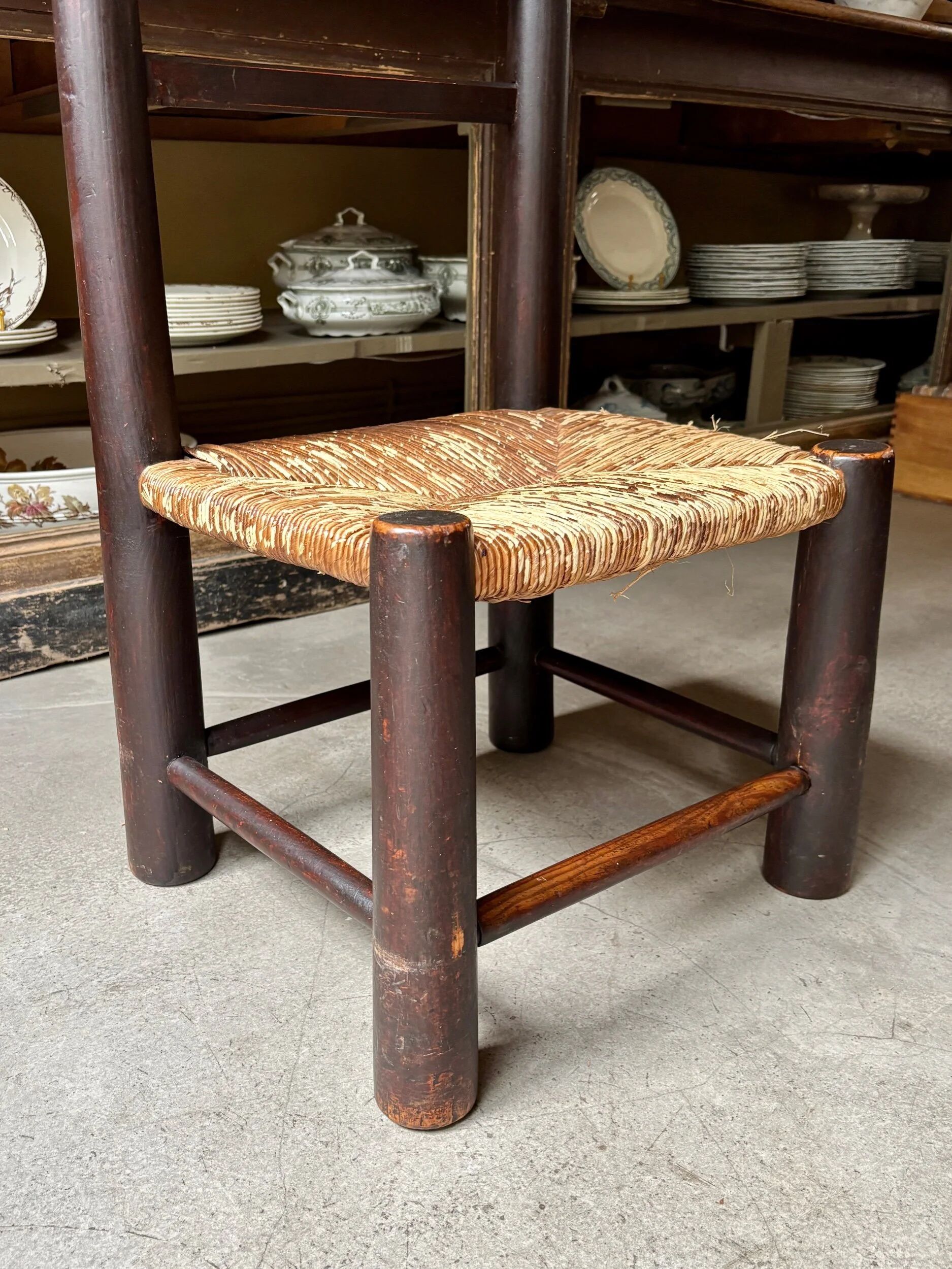Chaise basse George Robert en bois et paille n°2