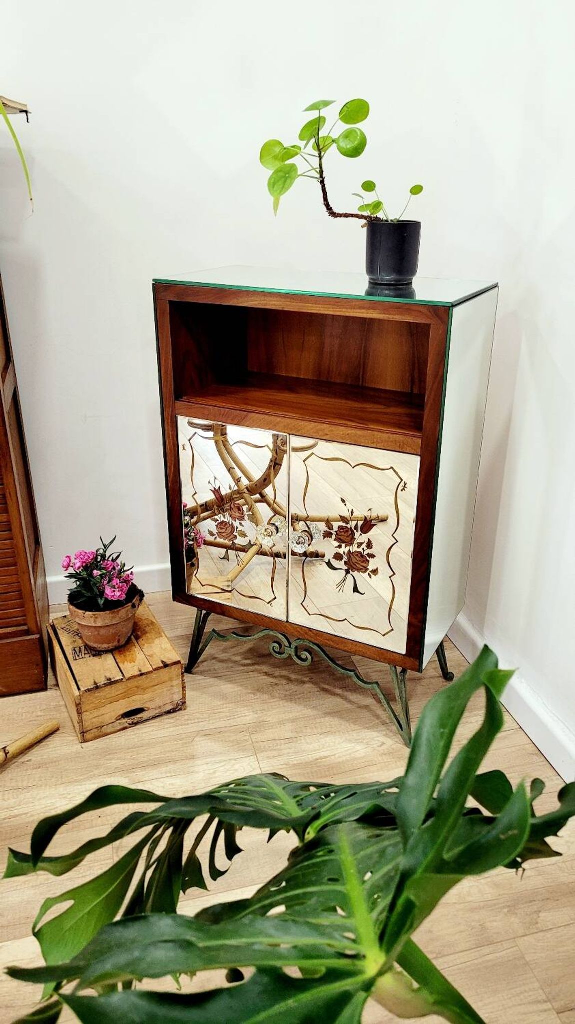 Italian furniture in Art Deco style