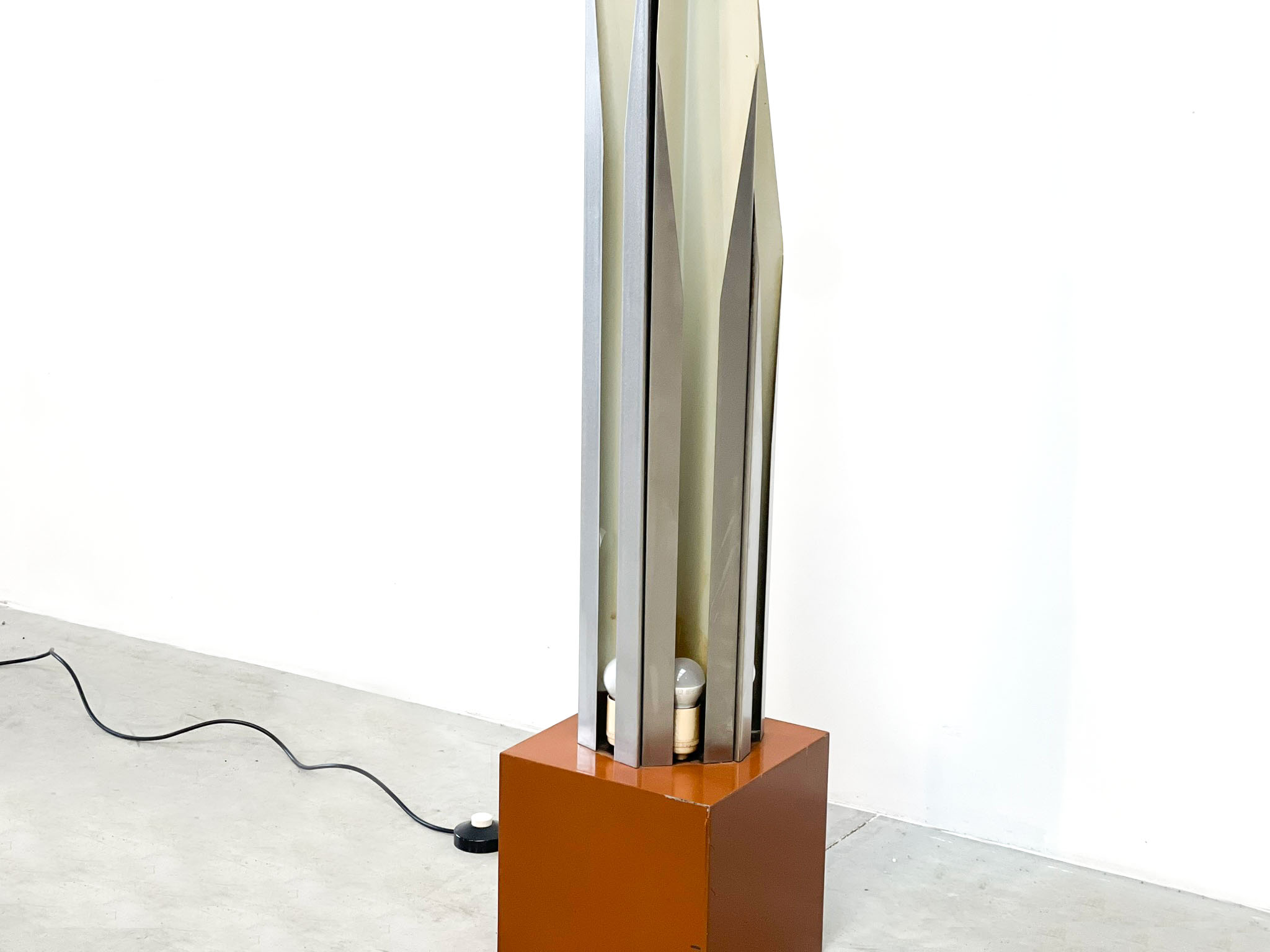 Sculptural italian floor lamp, 1970s