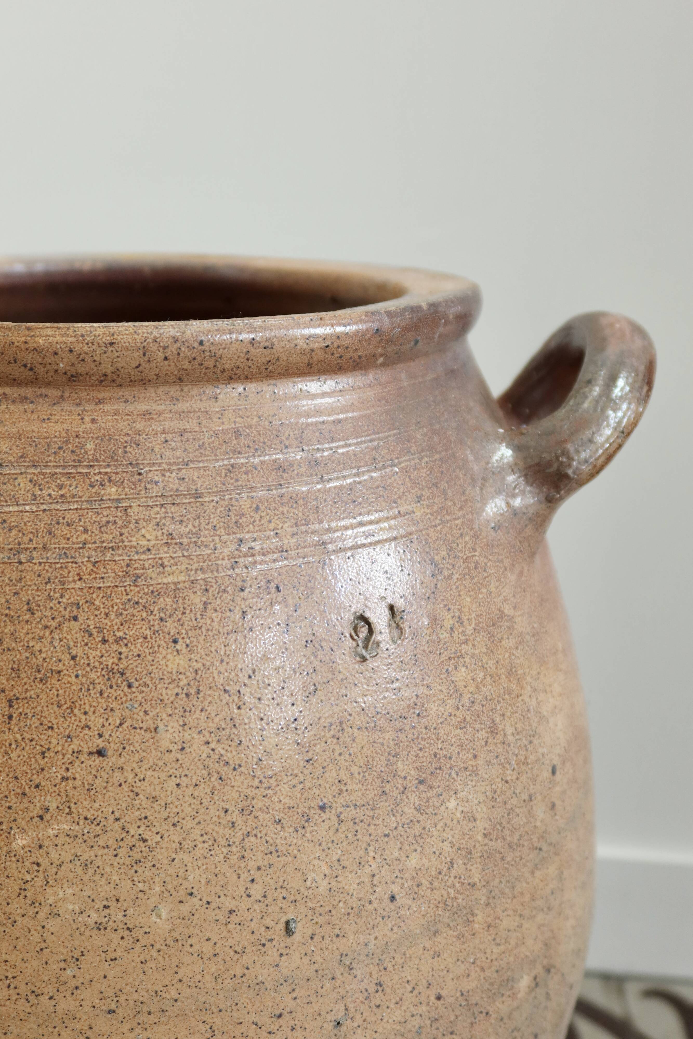 Large stoneware jar in old Provençal style
