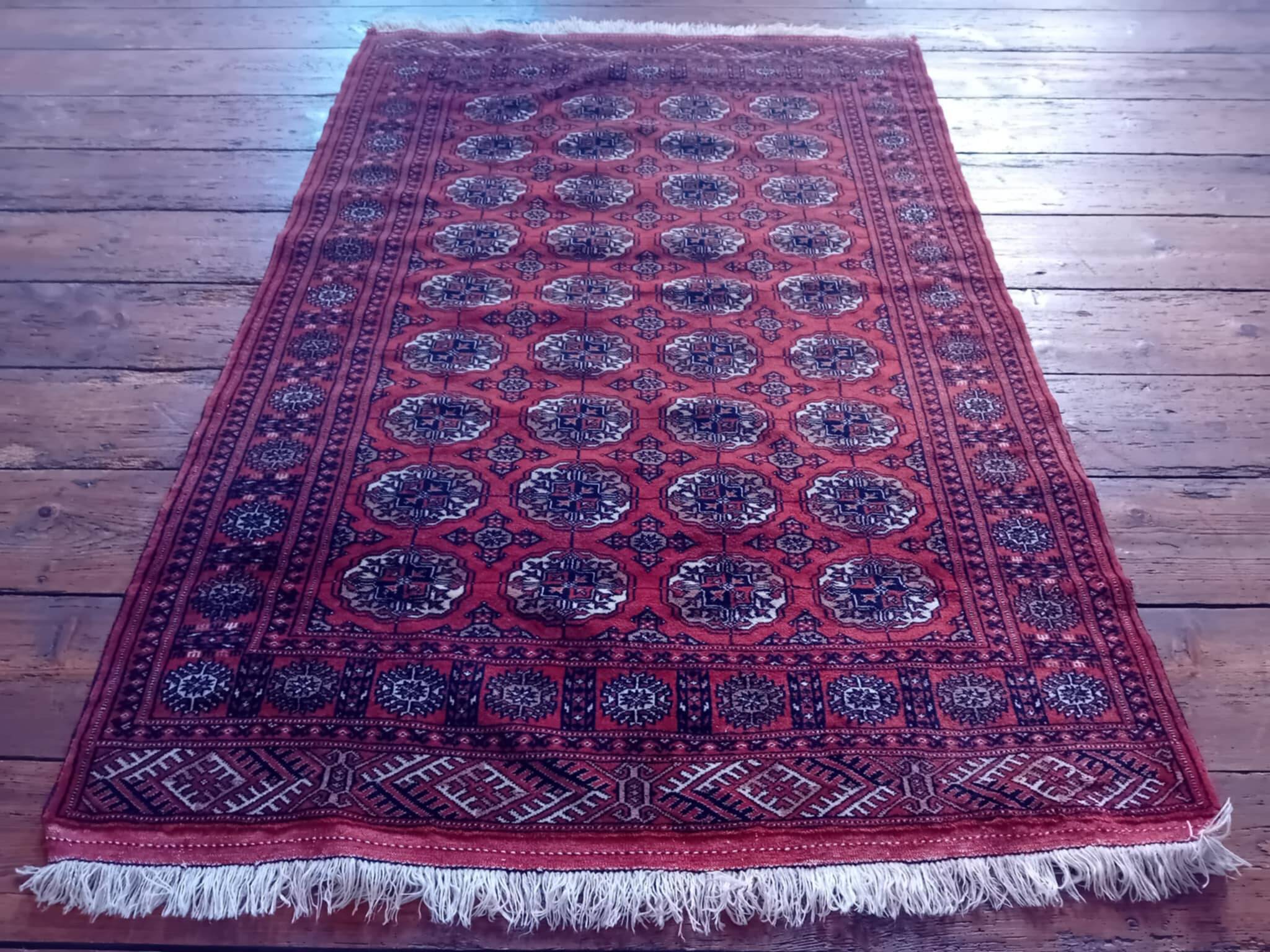 Handmade Turkmen Bukhara rug 172x116cm