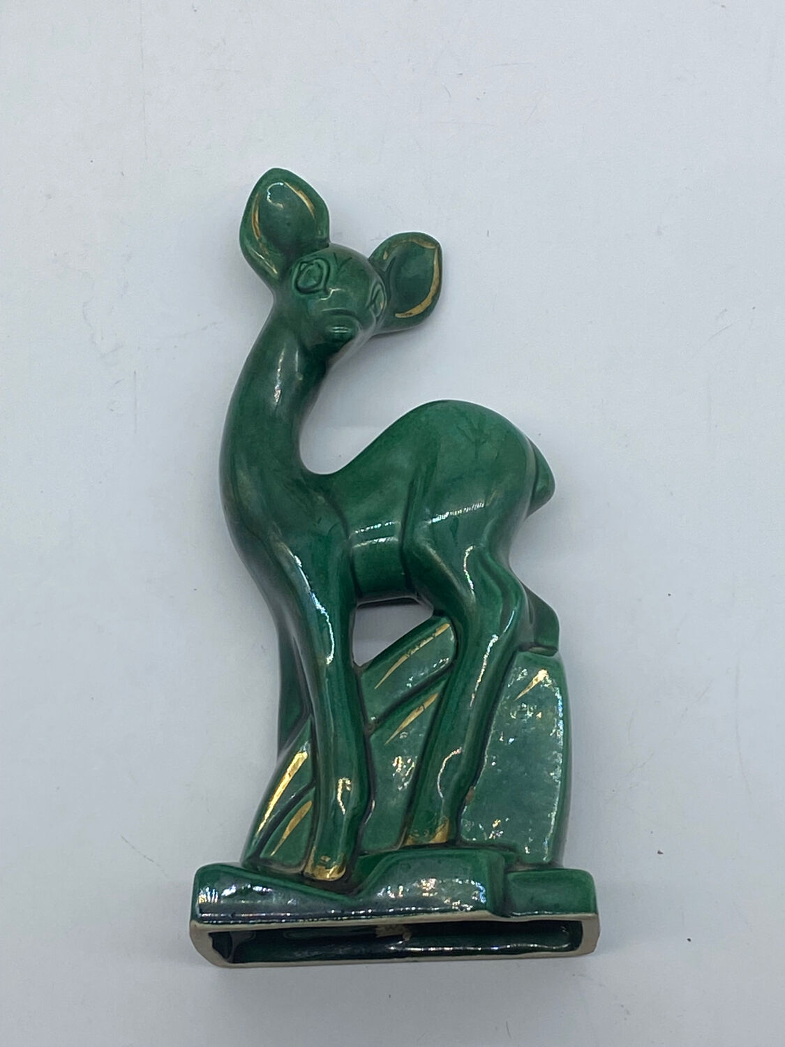 Broche Vintage Rectangulaire En Résine Crème – Décor Ajouré D'une Biche Dans Les Bois, Occasion
