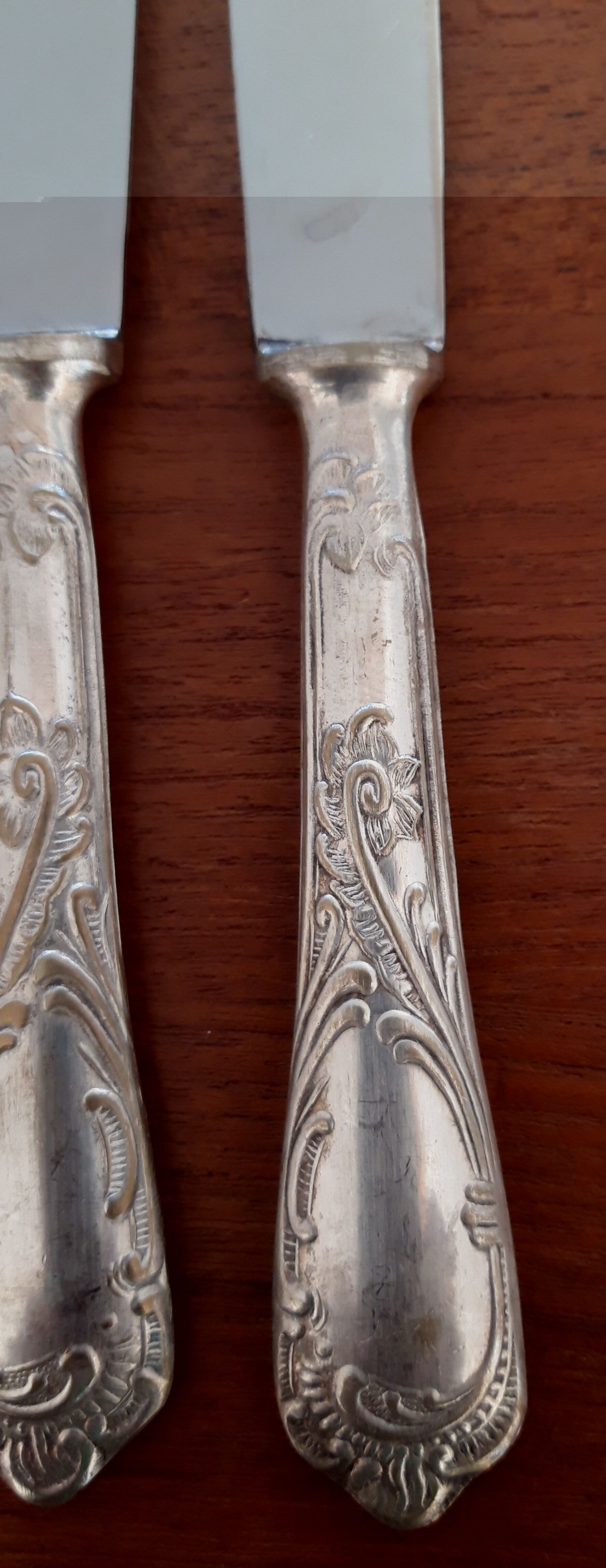 Set of silvered metal cutlery 1/1000th