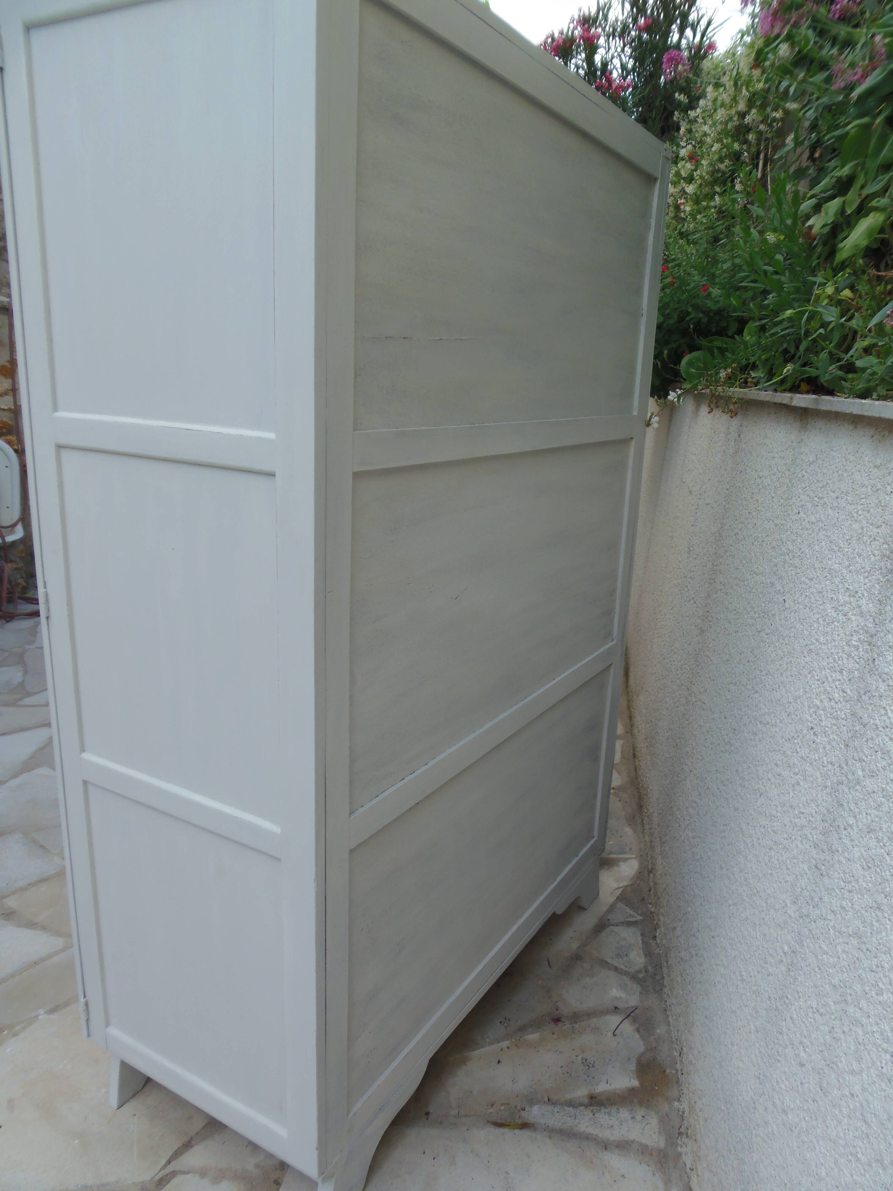 1950s wardrobe, 2 doors, one bar, 3 shelves, re-enchanted in pearl gray with waxed finish.