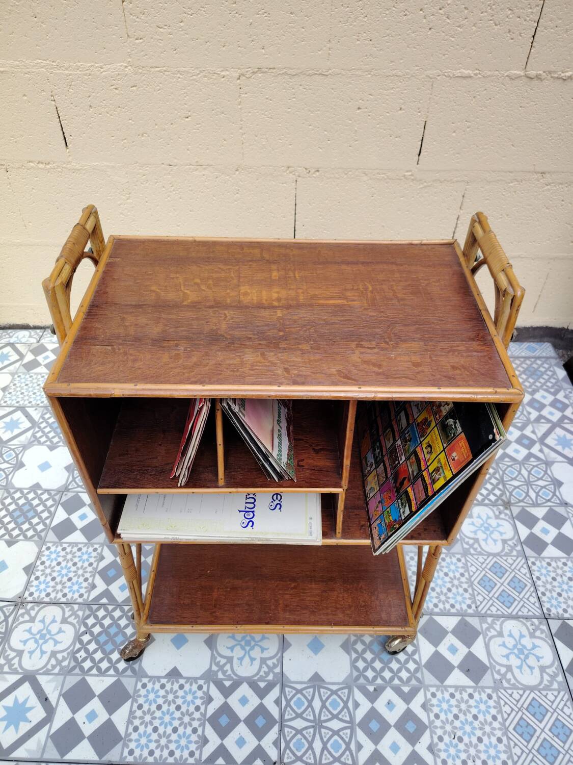 Vinyl storage trolley
