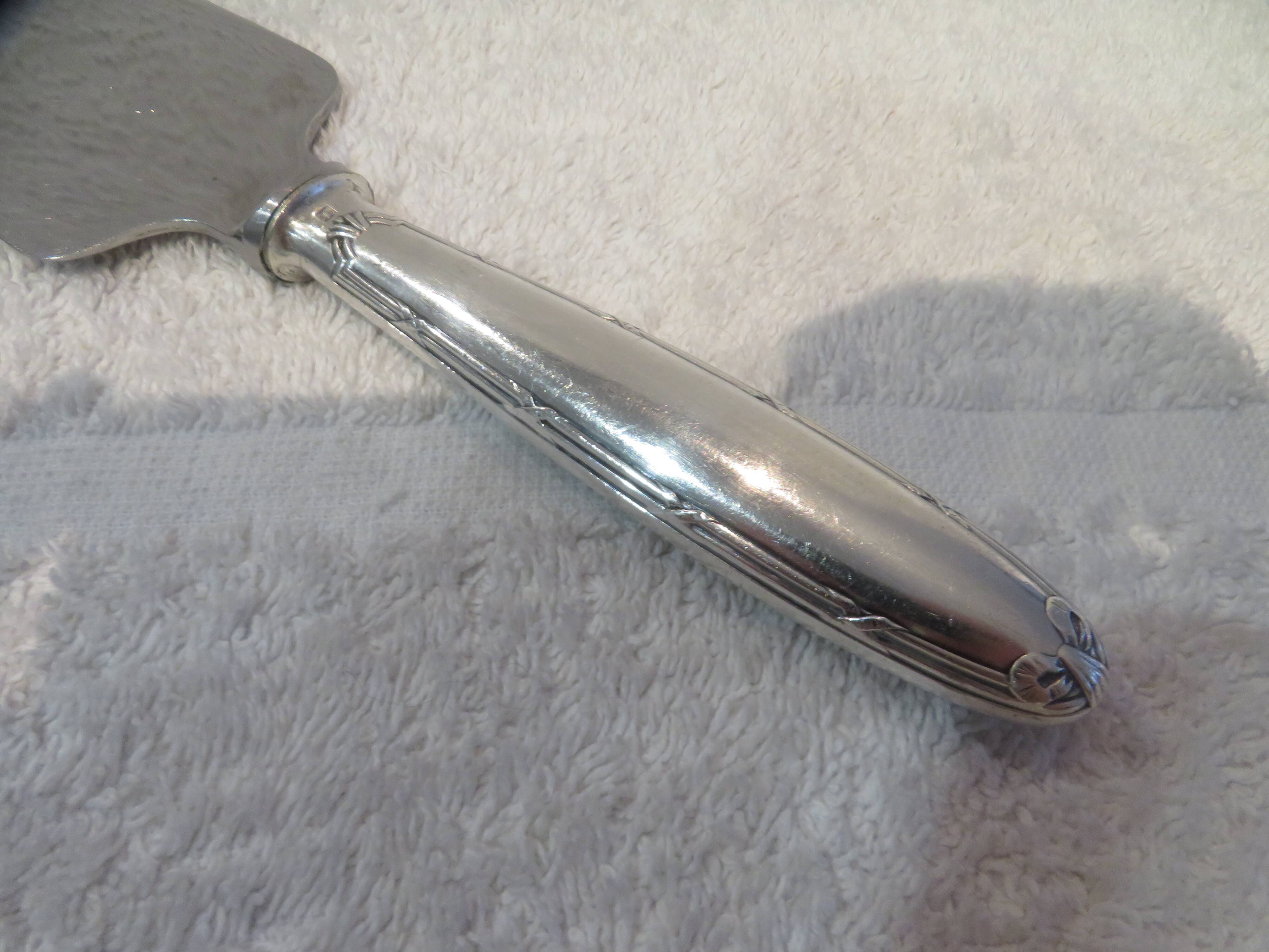 Christofle silver metal ice cream cutter shovel with oxidation ribbons