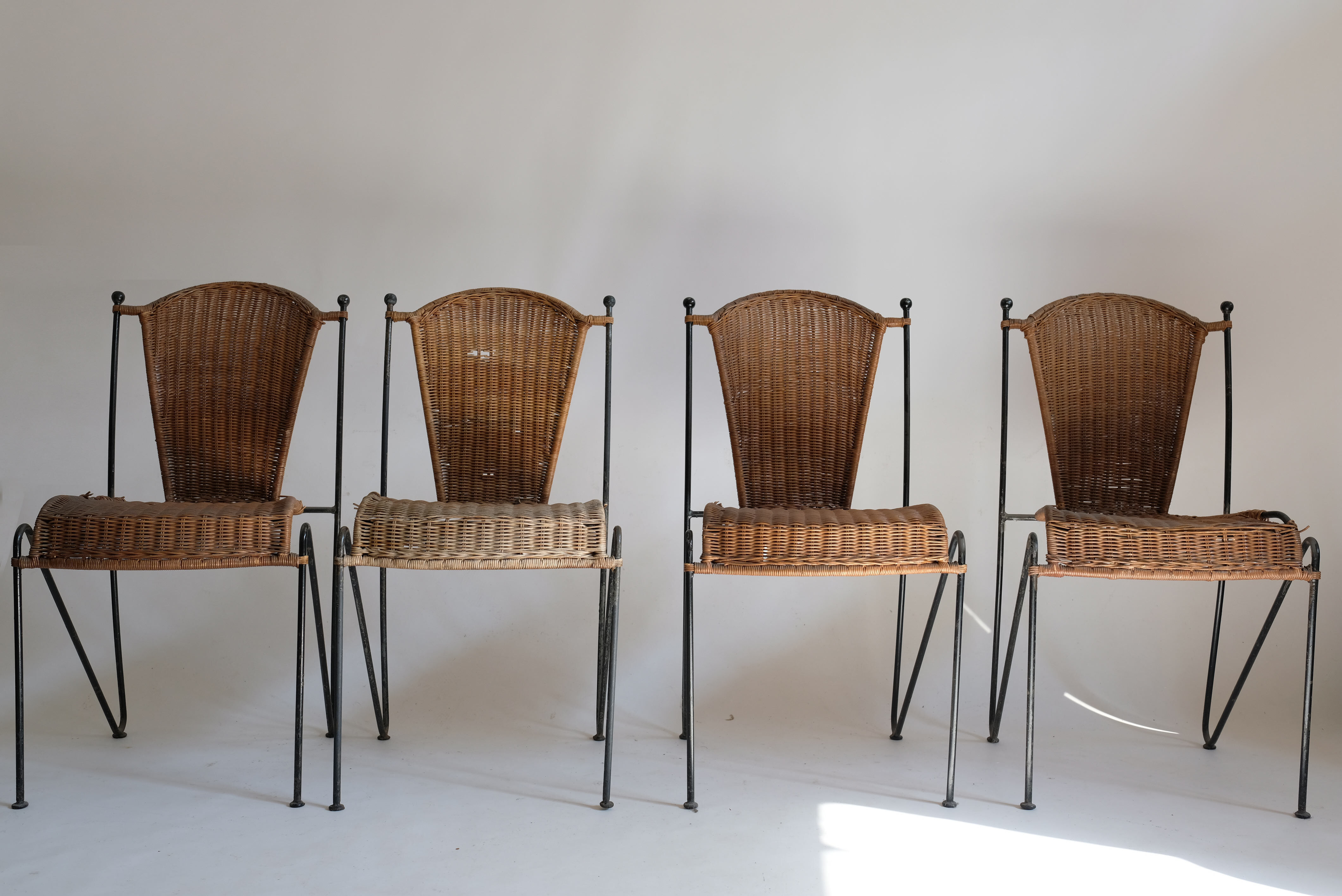 Set de 4 chaises vintage en métal et osier